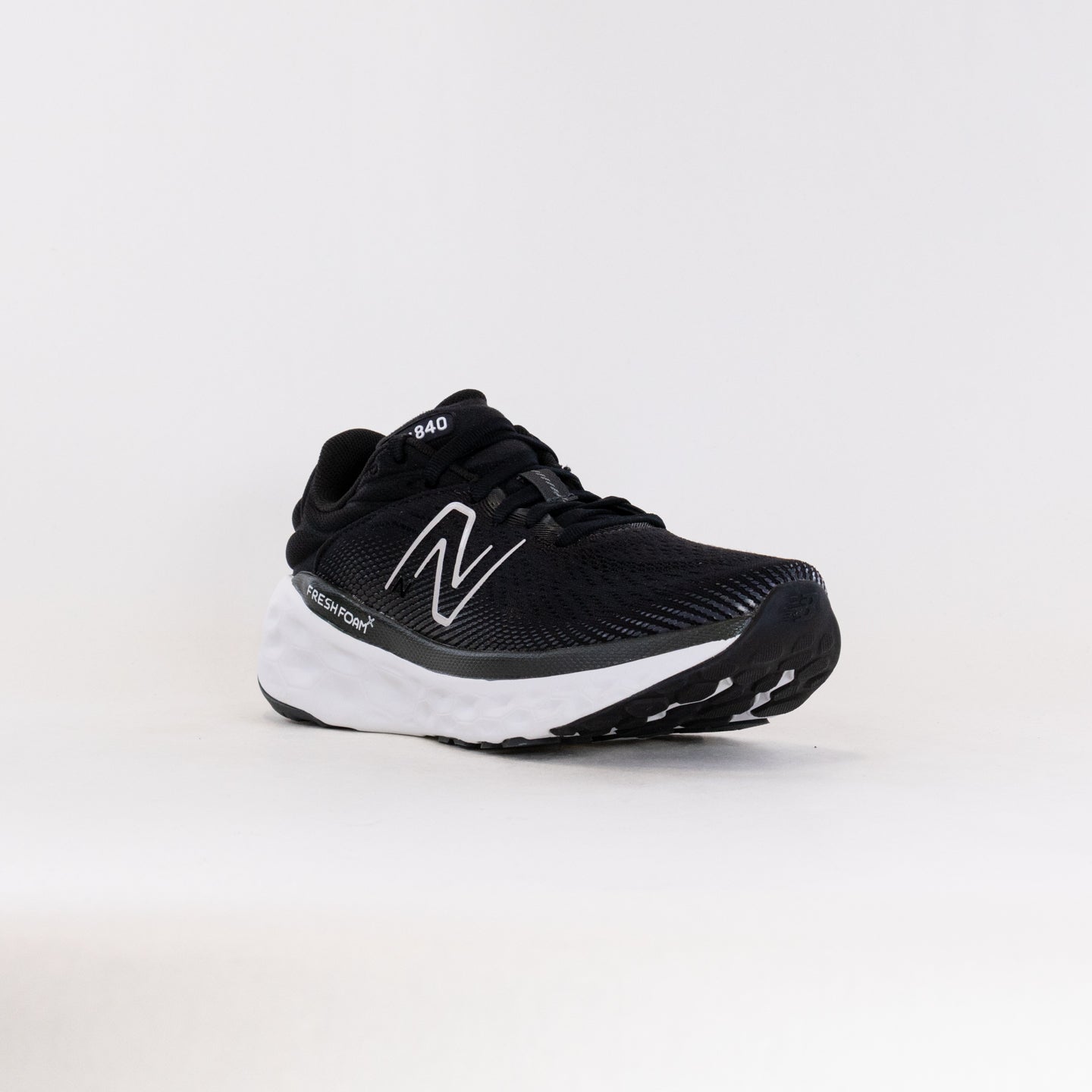 Women's New Balance 840 Fresh Foam X V1 in Stylish Black/White