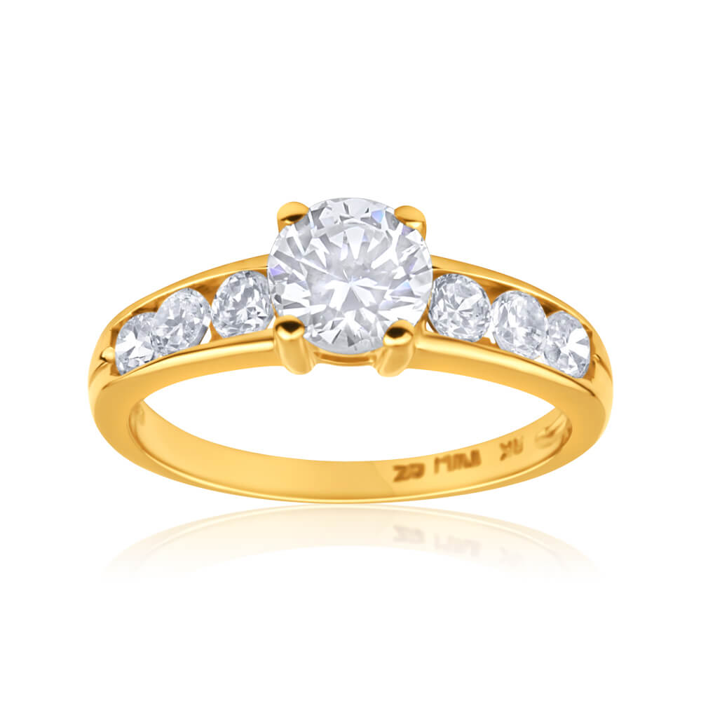 Exquisite 9ct Yellow Gold Ring Embellished with Cubic Zirconias