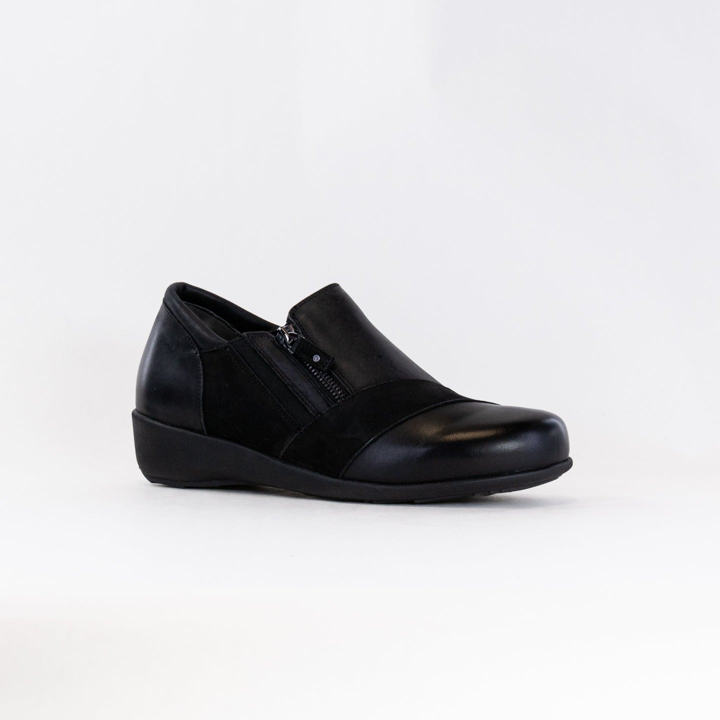 Ziera Women's Black Sage Slip-on Shoes