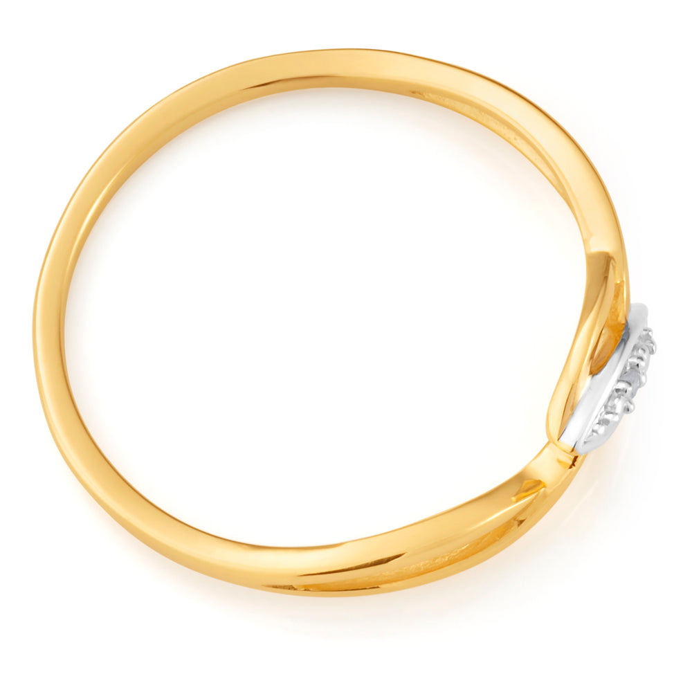 Exquisite 9ct Yellow Gold Ring with a Single Brilliant Cut Diamond