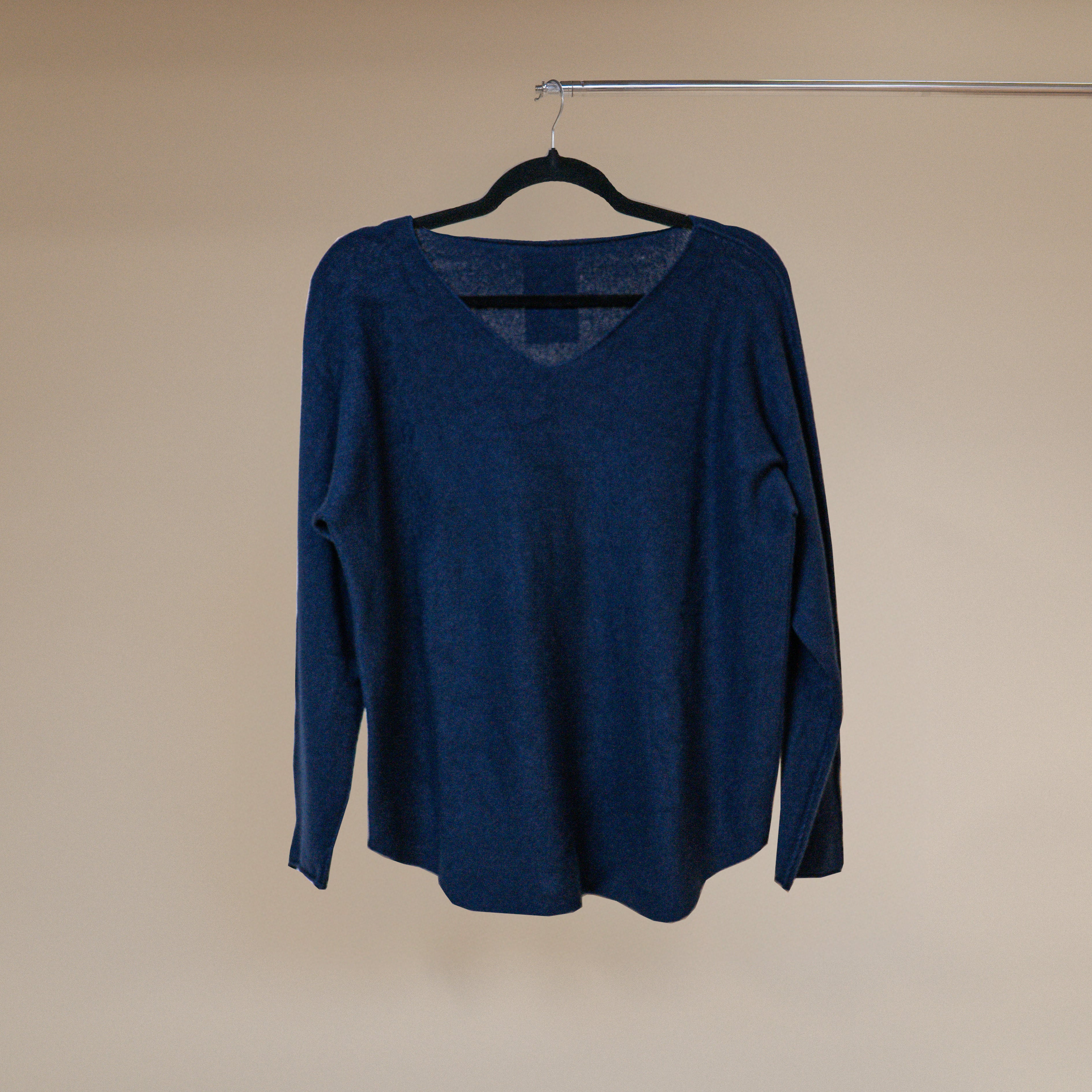LOOWIE Italian All - in - One V - Neck Knit Sweater for Various Occasions