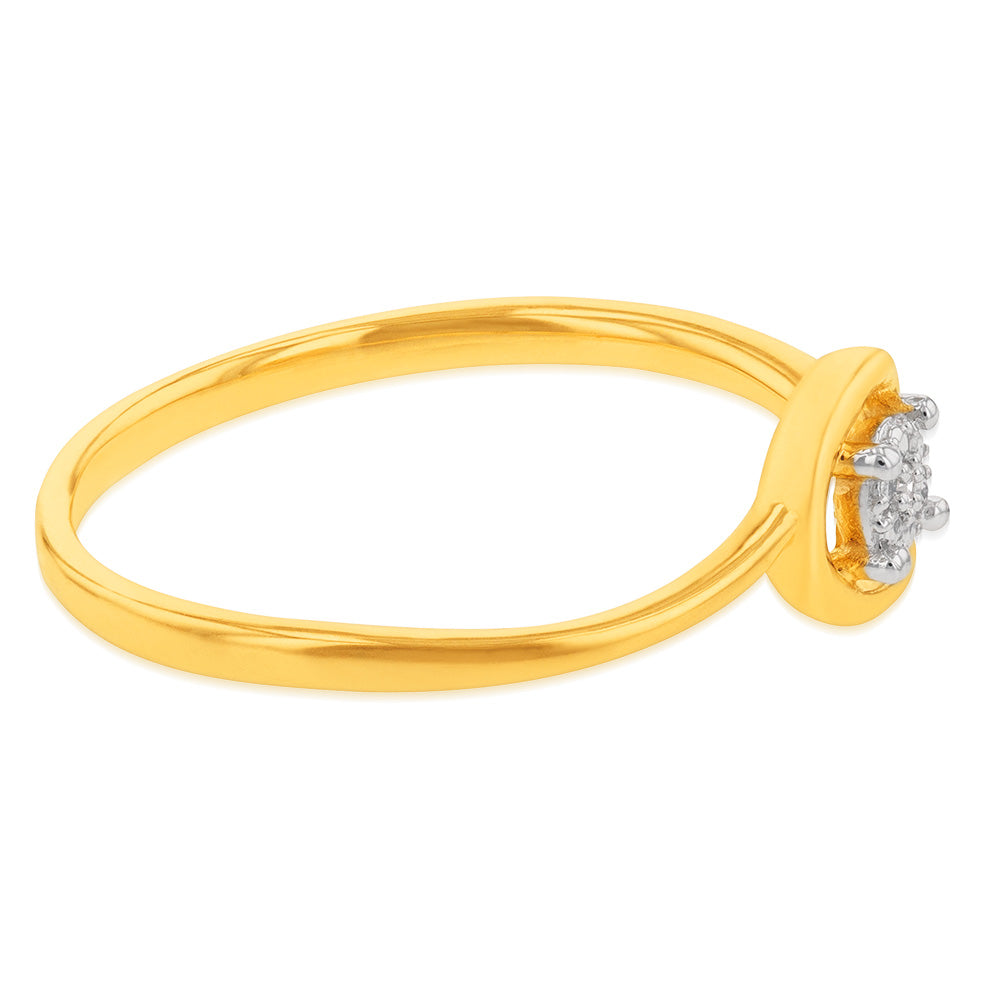 Stunning 9-carat Yellow Gold Diamond Engagement Ring for a Timeless Look