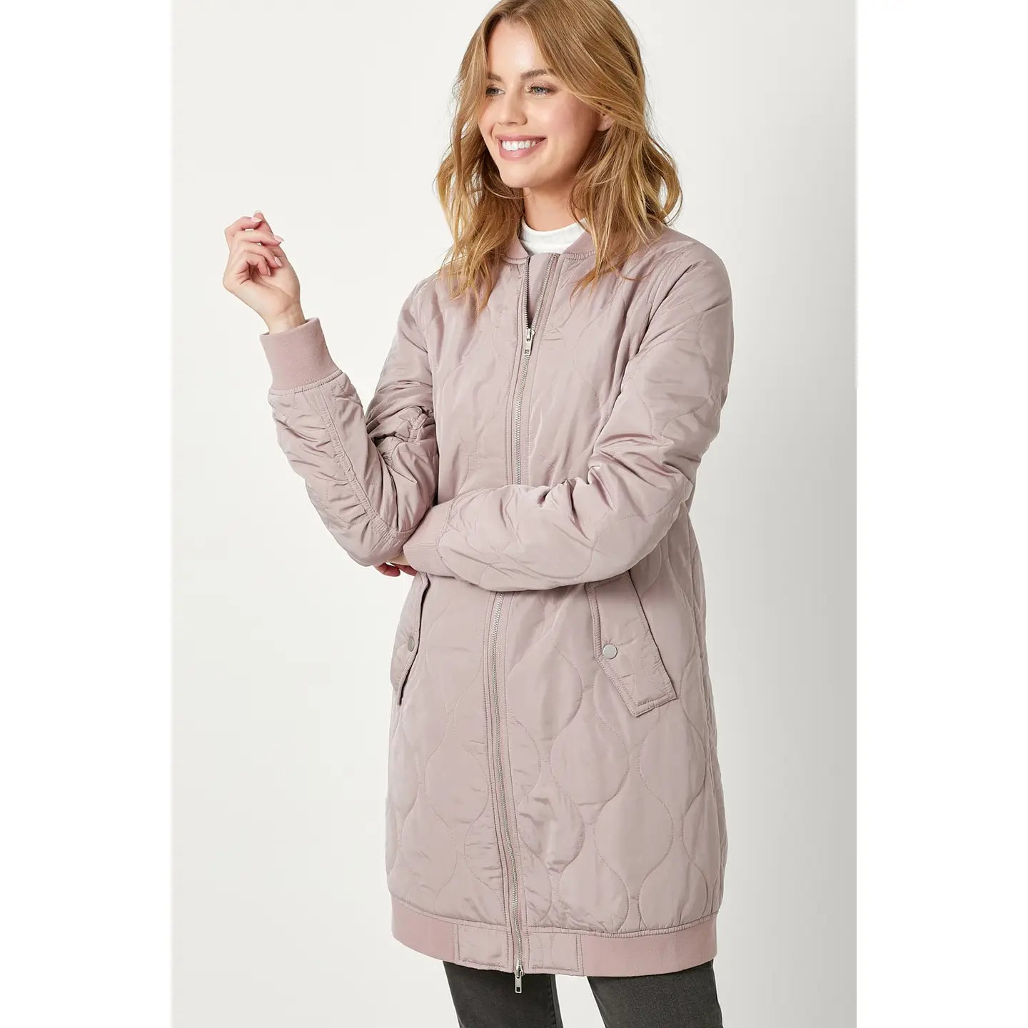 MYSTREE Stylish Quilted Long-Sleeved Bomber Jacket for Fashion Lovers