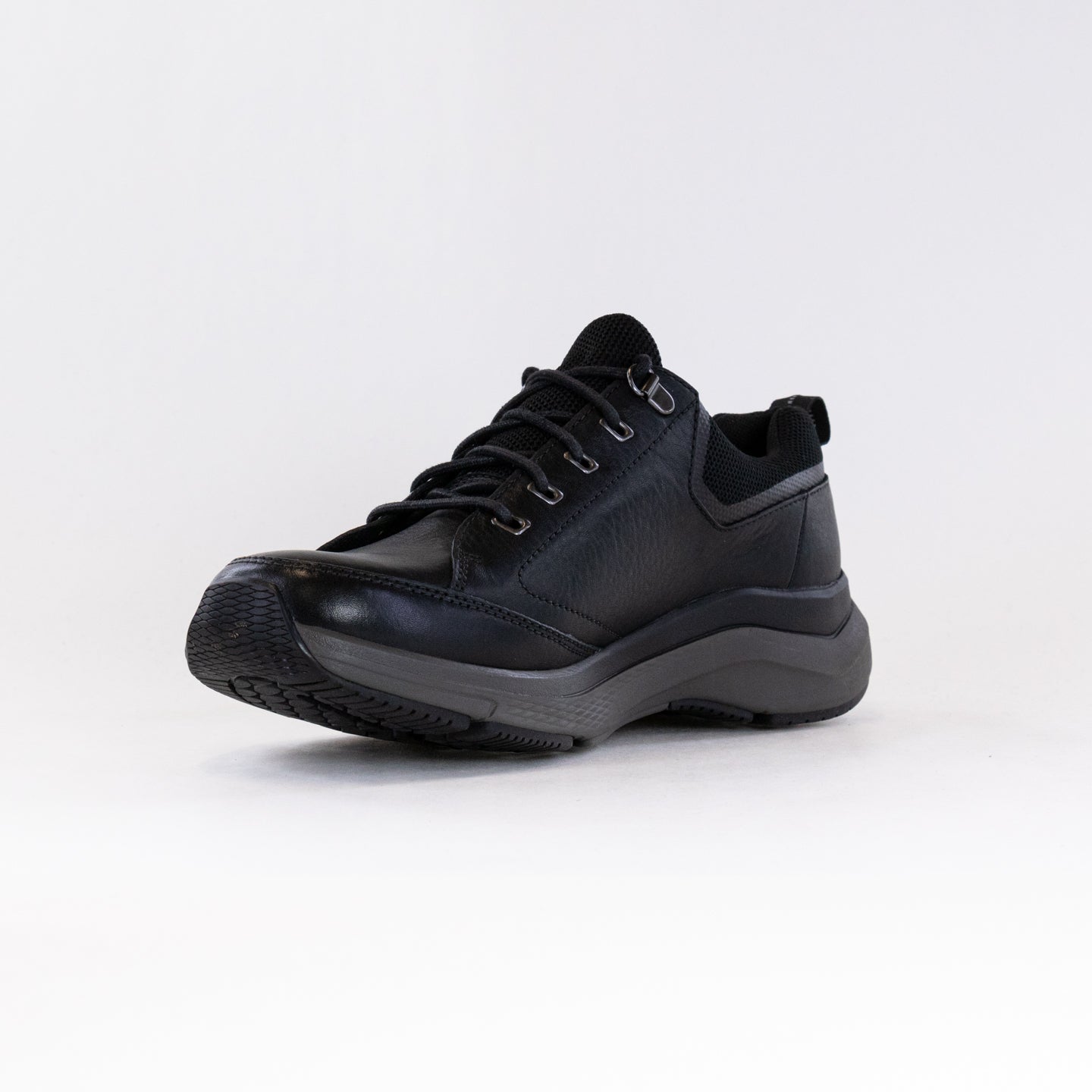 Men's Clarks Wave Vibe 2.0 Waterproof Walking Shoes - Black Full - Grain Leather