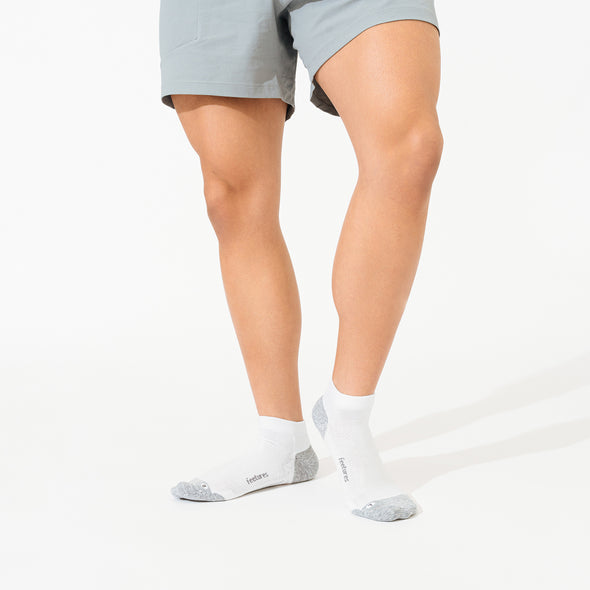 Feetures Elite White Low Cut Socks with Maximum Cushioning