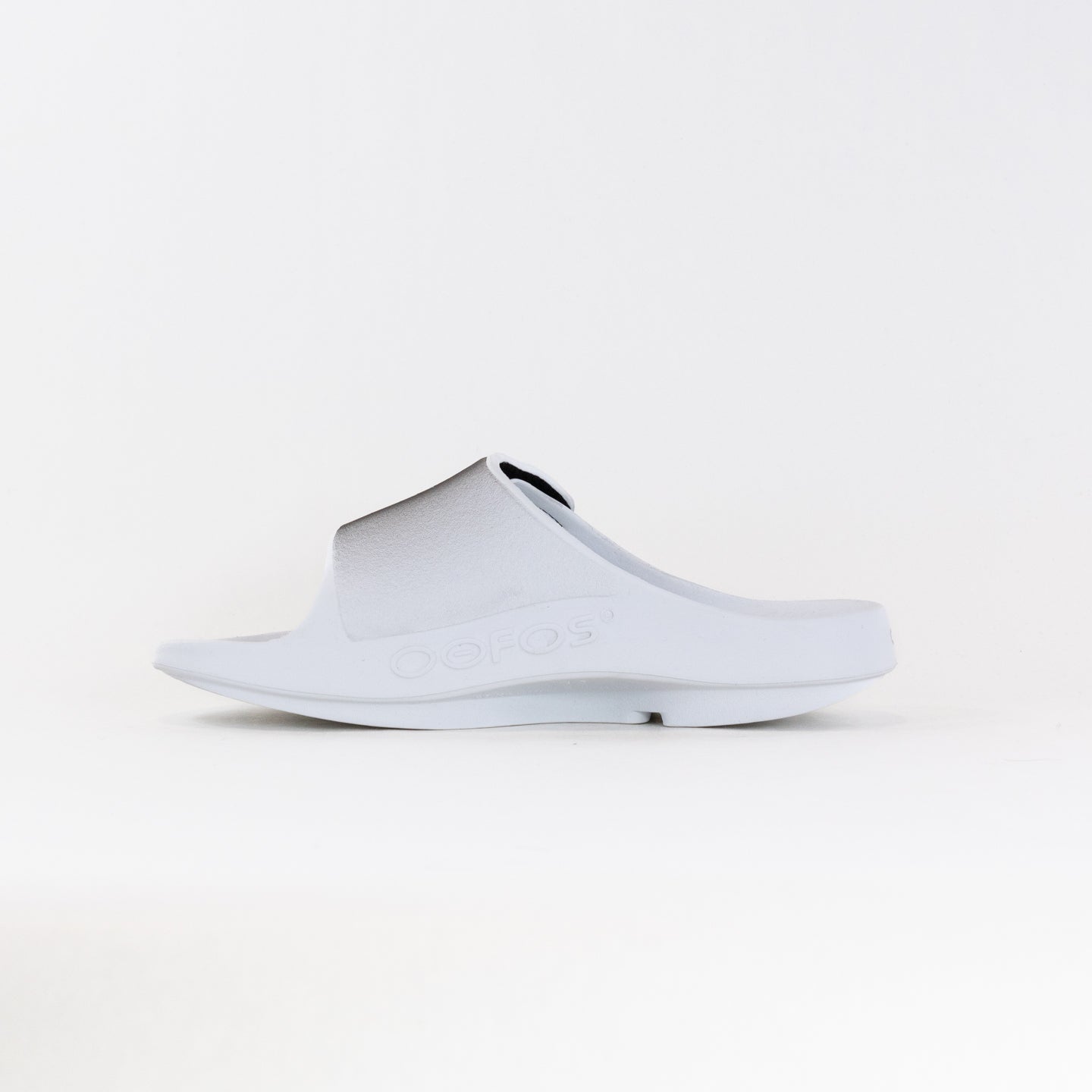 Unisex OOFOS OOahh Sport Flex Slide in White and Black