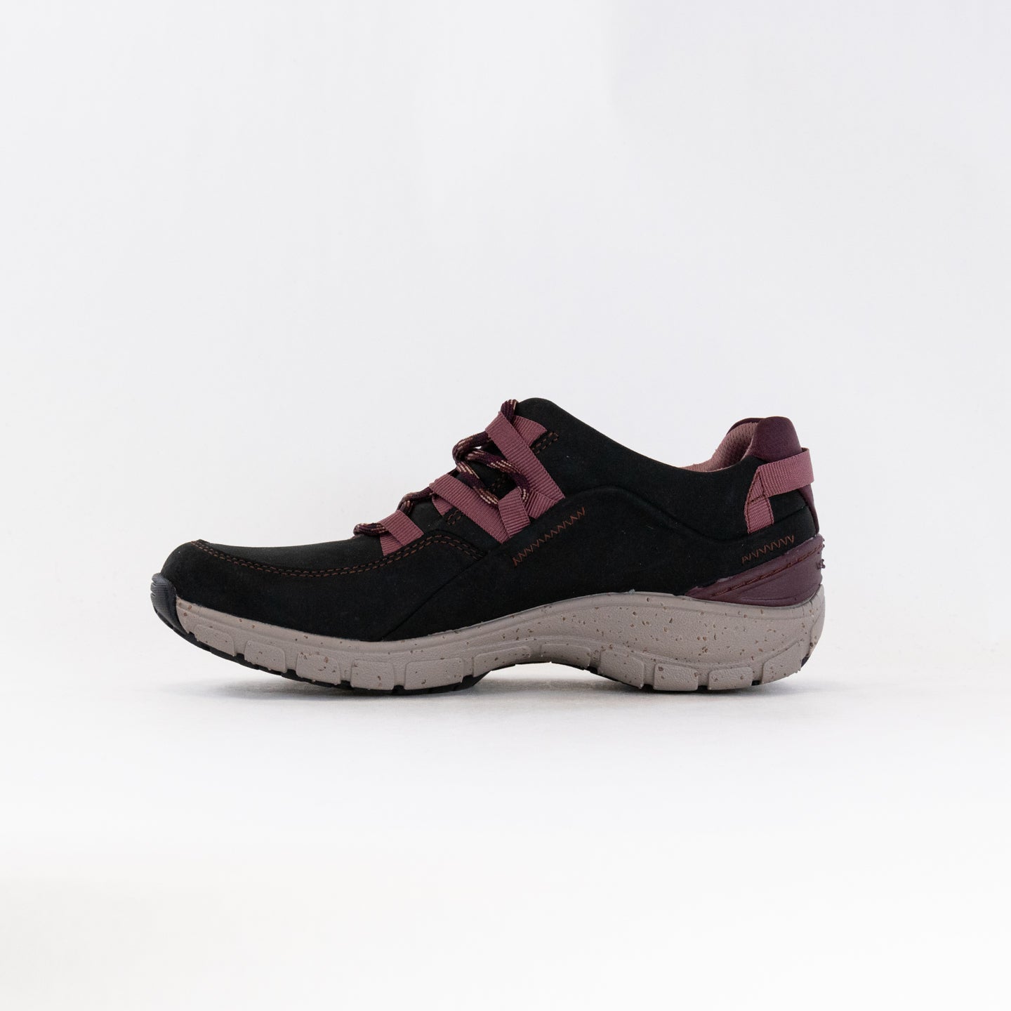 Women's Clarks Wave Range Waterproof Shoes in Black Combination
