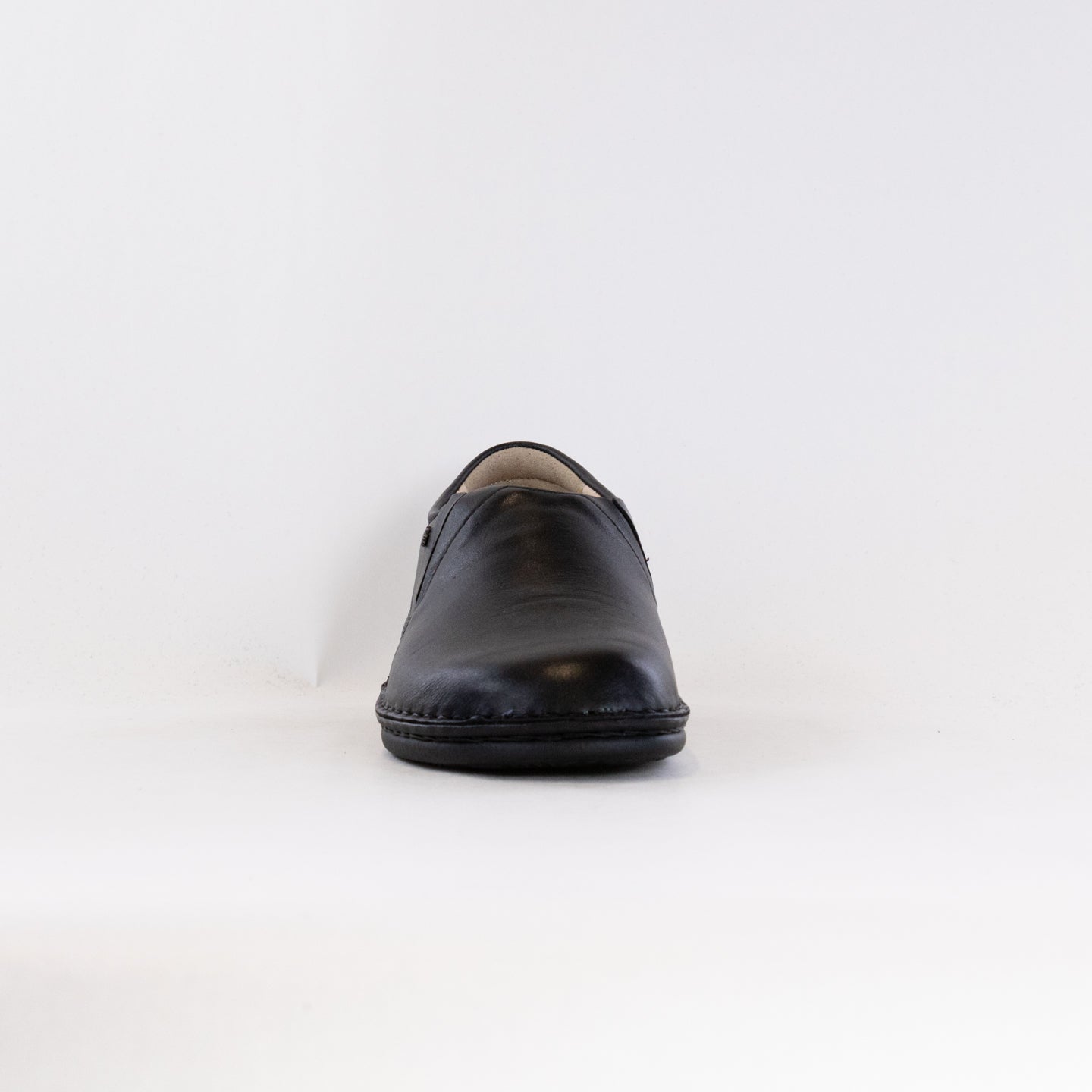 Women's Finn Comfort Newport Black Leather Casual Slides