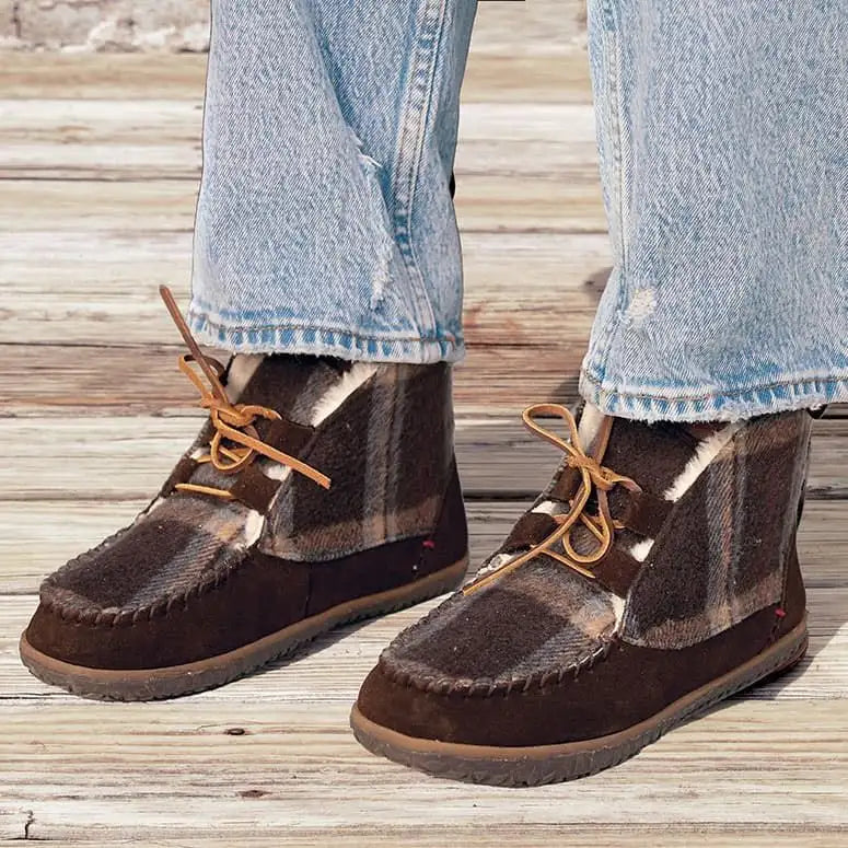 Minnetonka Women's Torrey Slipper Boots in Chocolate Multi