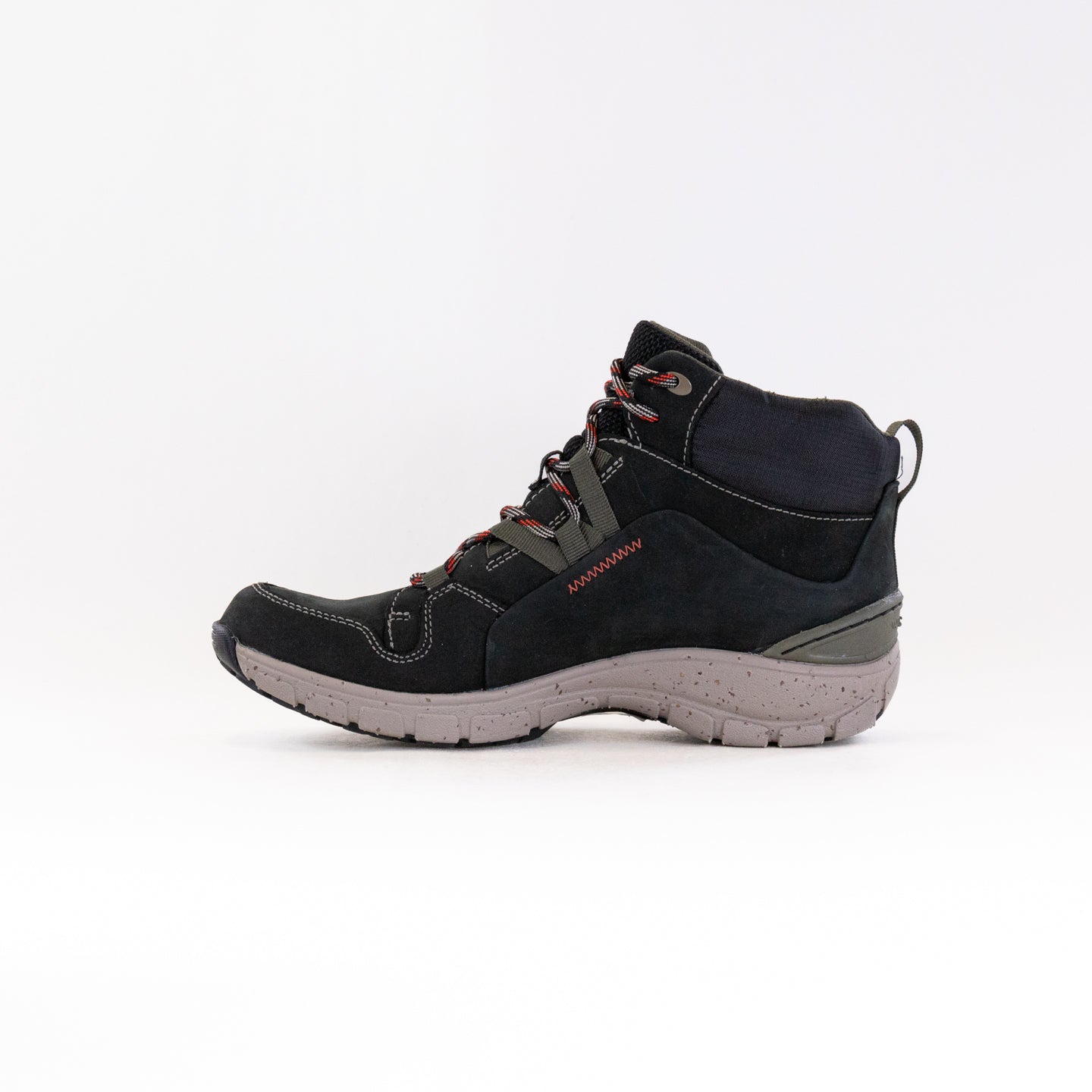 Clarks Women's Waterproof Wave Summit Boots in Sleek Black