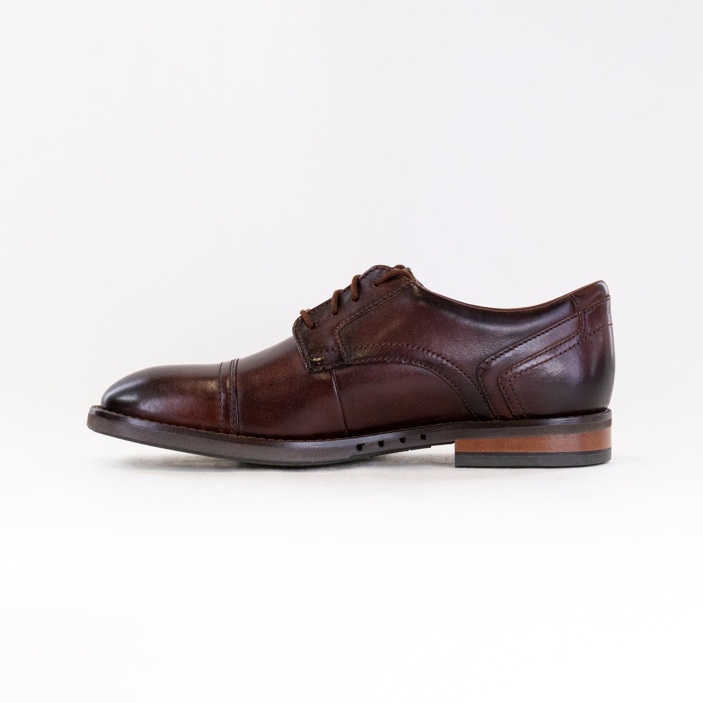 Clarks Men's Un Hugh Cap Casual Shoes - Mahogany-Colored Leather