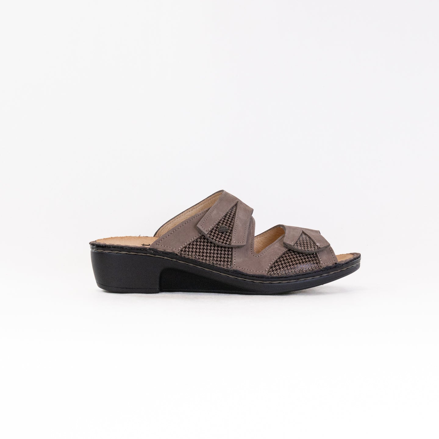 Women's Finn Comfort Campione Casual Shoes in Taupe Color