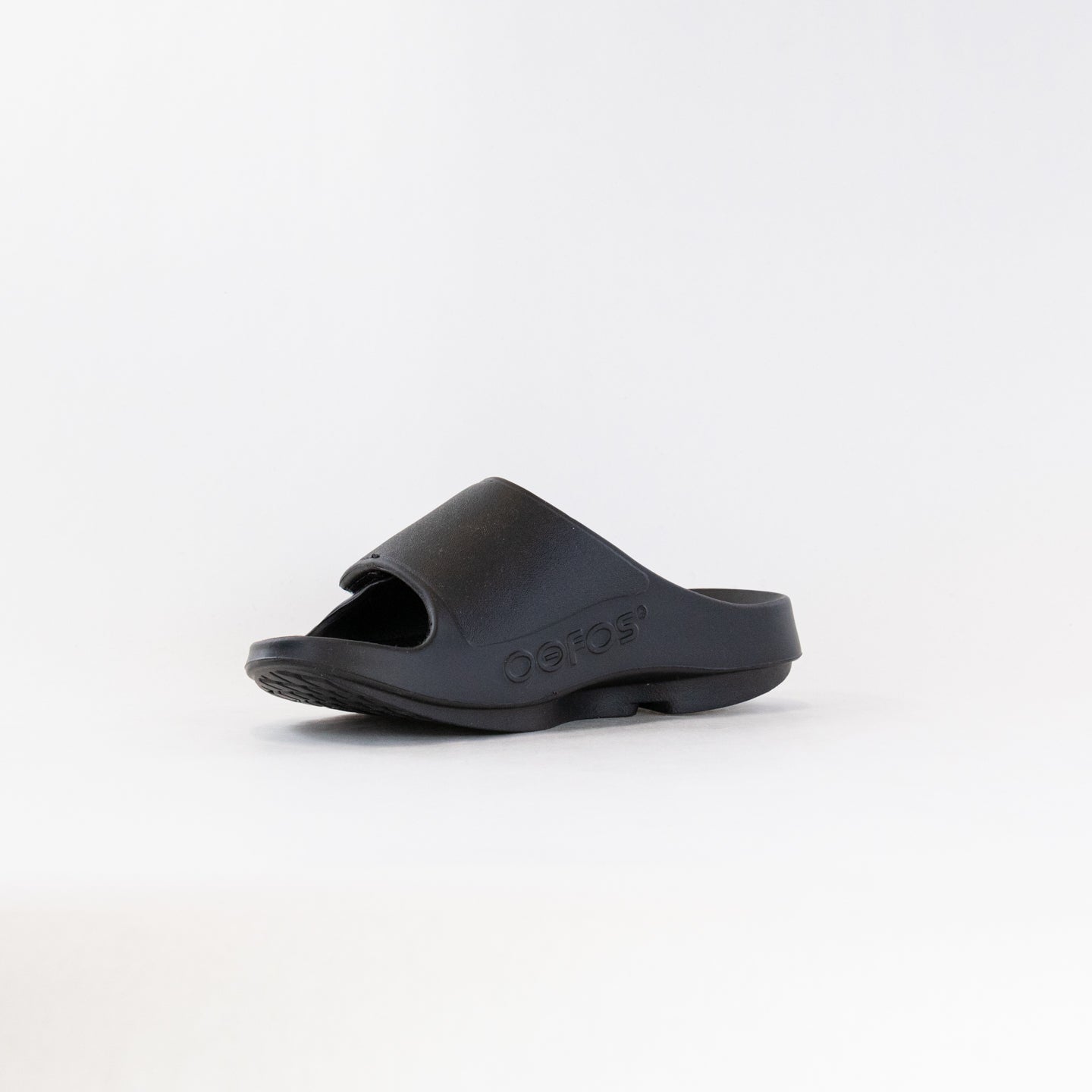 Unisex OOFOS OOahh Sport Flex Sandals in Matte Black - Stylish and Comfortable Footwear