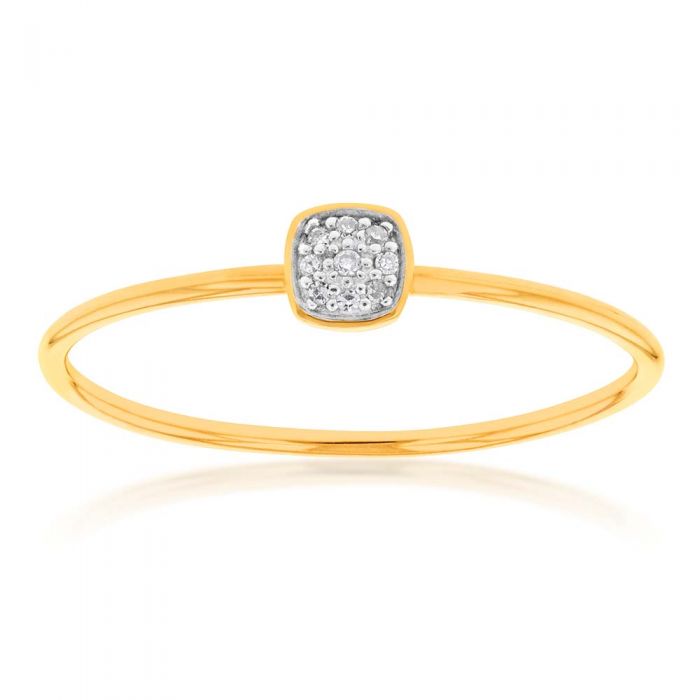 Exquisite 9 Carat Yellow Gold Women's Diamond Ring Adorned with 8 Brilliant Cut Diamonds