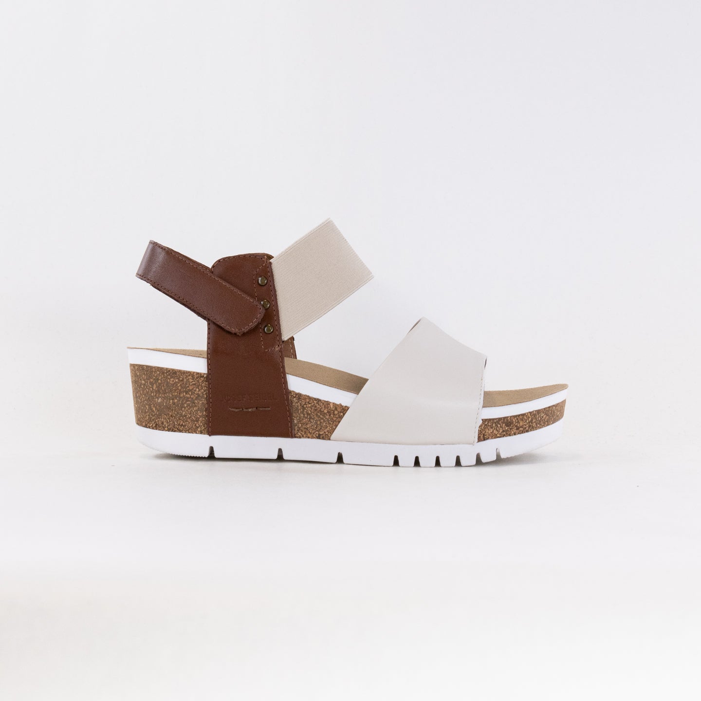 Josef Seibel Women's Quinn 09 Lightweight Flexible Wedge Sandals in Cream Color