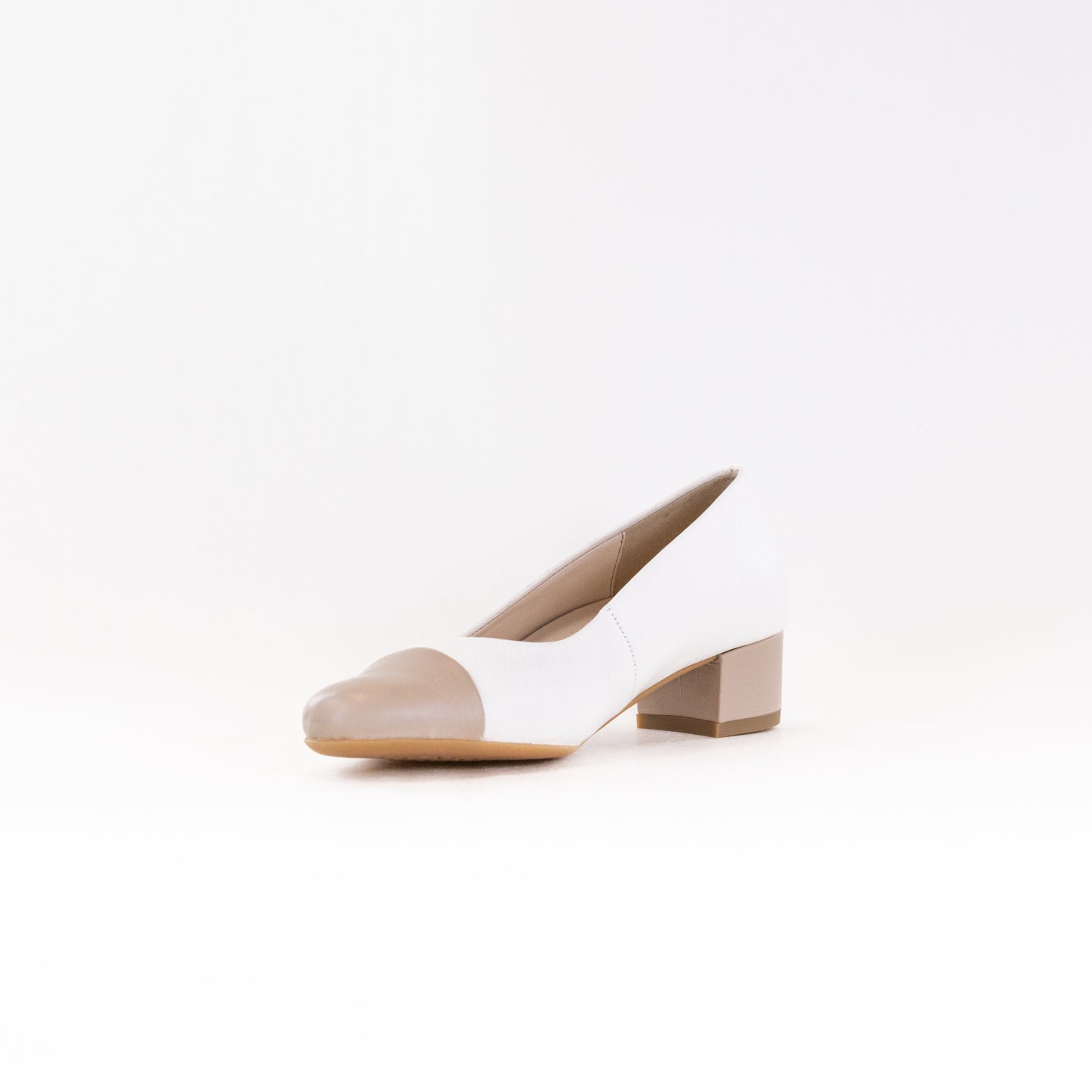Women's Ara Nanette Pumps in Cream Calf Leather with Sand Calf Toe