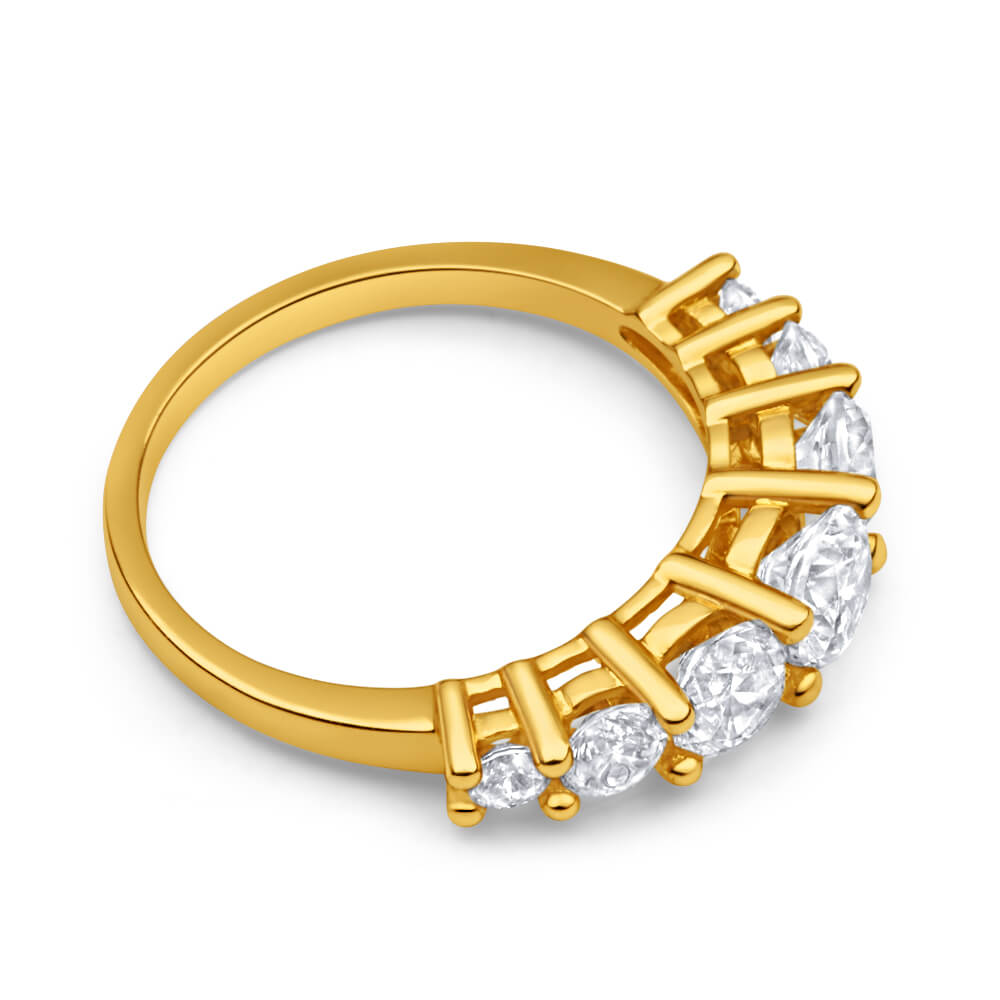 Stunning 9 Carat Yellow Gold Ring with Graduated 7 Cubic Zirconia Stones
