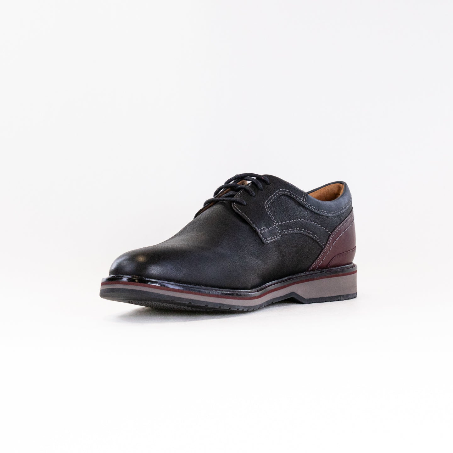 Clarks Men's Monahan Plain Toe Dress Shoes in Classic Black