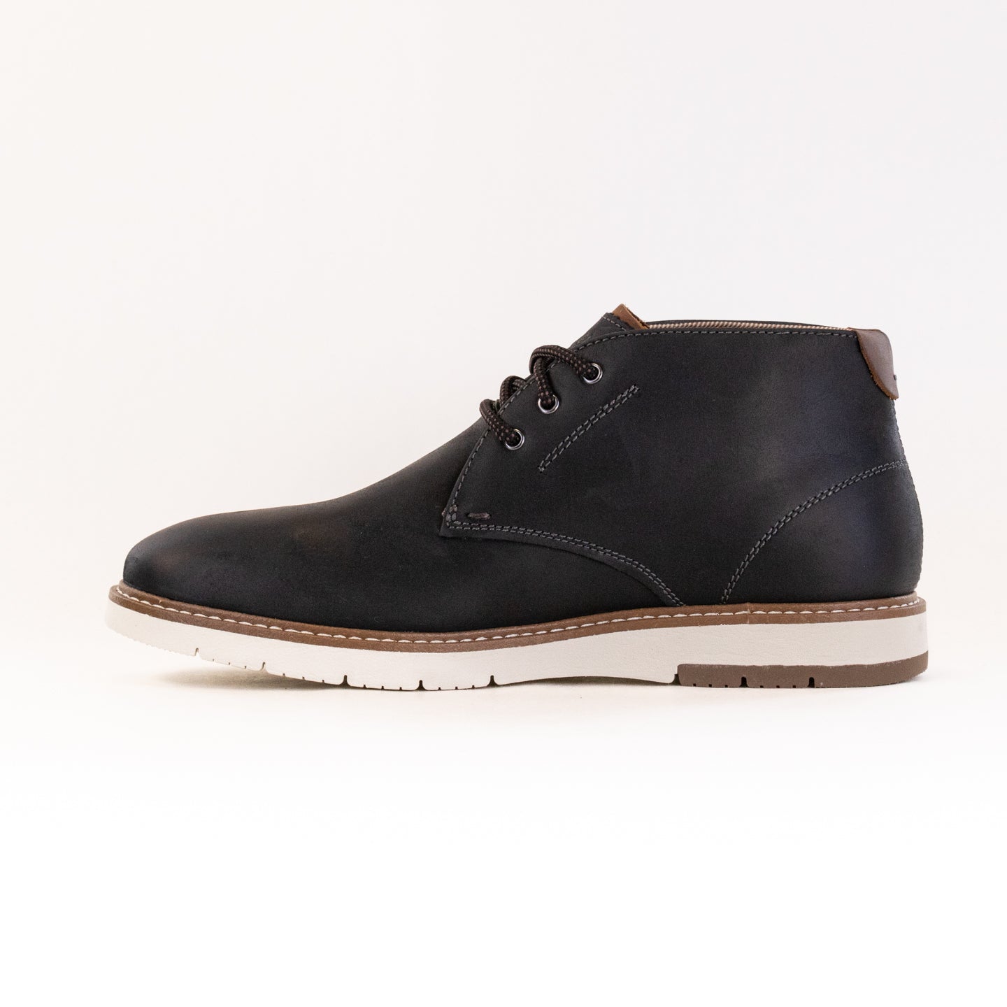 Men's Florsheim Vibe Classic Plain Toe Chukka Boots Crafted from Black Leather