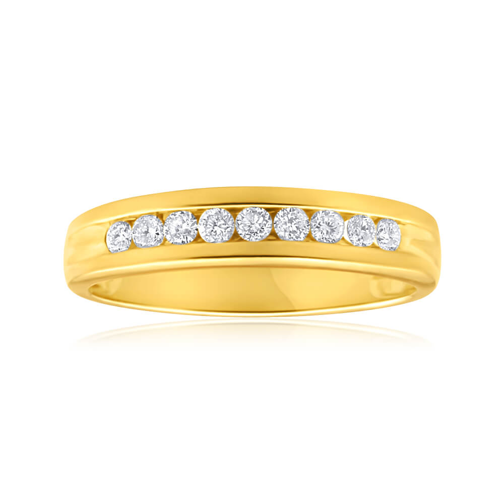 Exquisite 9ct Yellow Gold Diamond Ring Set Featuring 9 Sparkling Brilliant Diamonds for Timeless Elegance