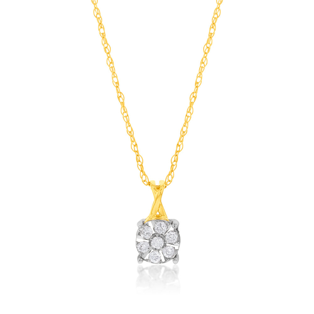 Stunning 9ct Yellow Gold Diamond Pendant Featuring 7 Sparkling Brilliant Diamonds Attached to a 9ct Gold Chain - A Classic Jewelry Piece