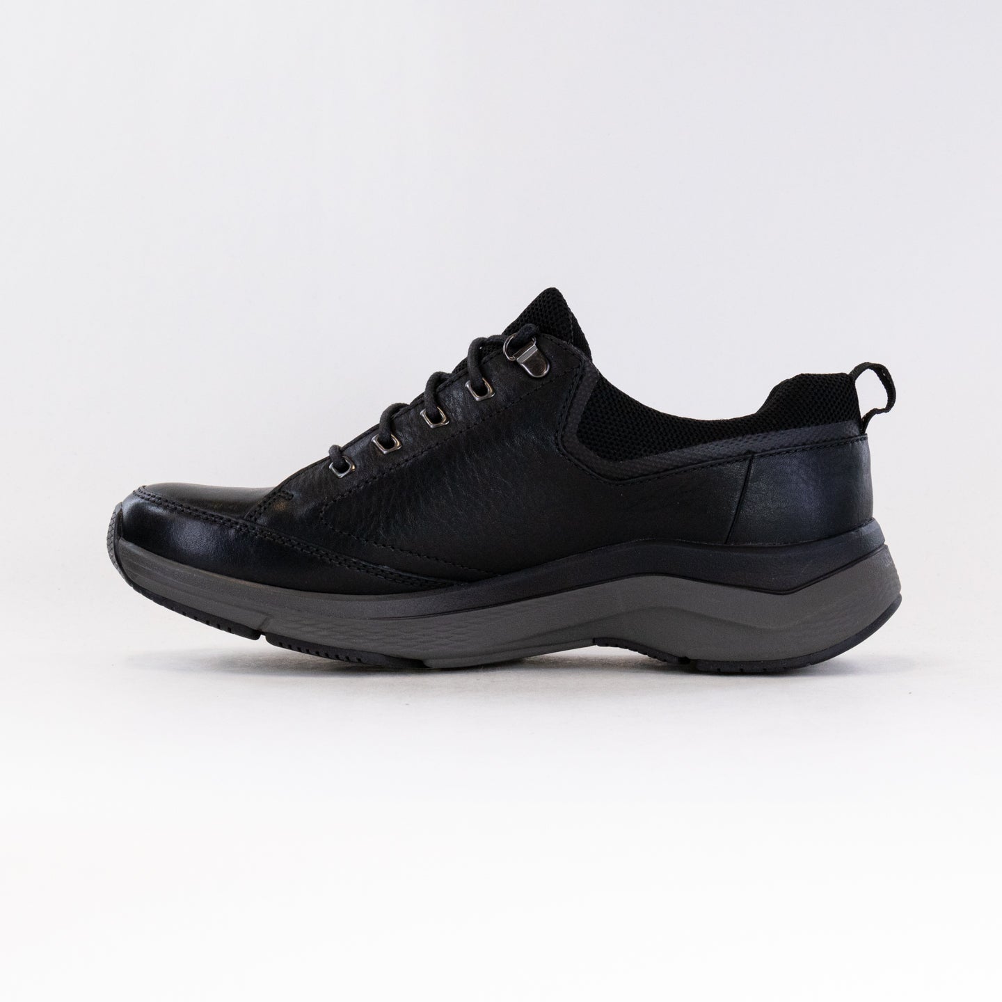 Men's Clarks Wave Vibe 2.0 Waterproof Walking Shoes - Black Full - Grain Leather