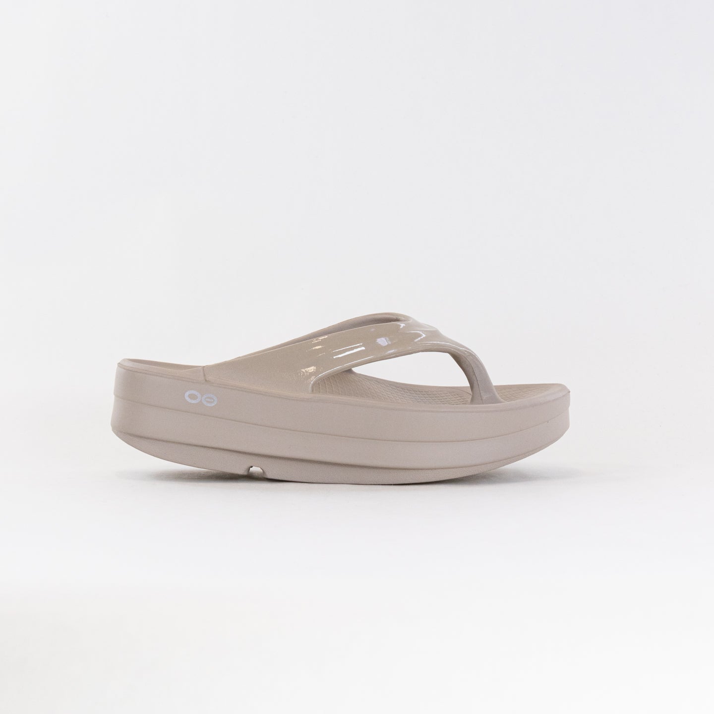 OOFOS Women's Fashionable Nomad OOMega Oolala Thong Sandals for Active Recovery