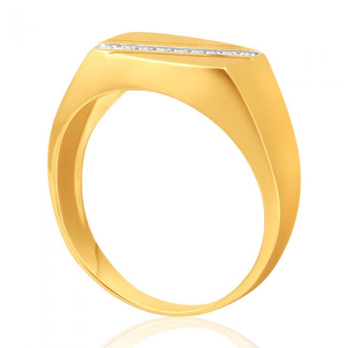 Exquisite 9ct Yellow Gold Diamond Ring Set Featuring Nine Magnificent Brilliant Diamonds
