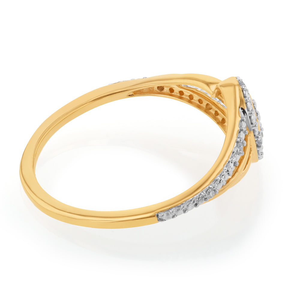 Exquisite 9ct Yellow Gold Ring Set with 14 Sparkling Brilliant Diamonds