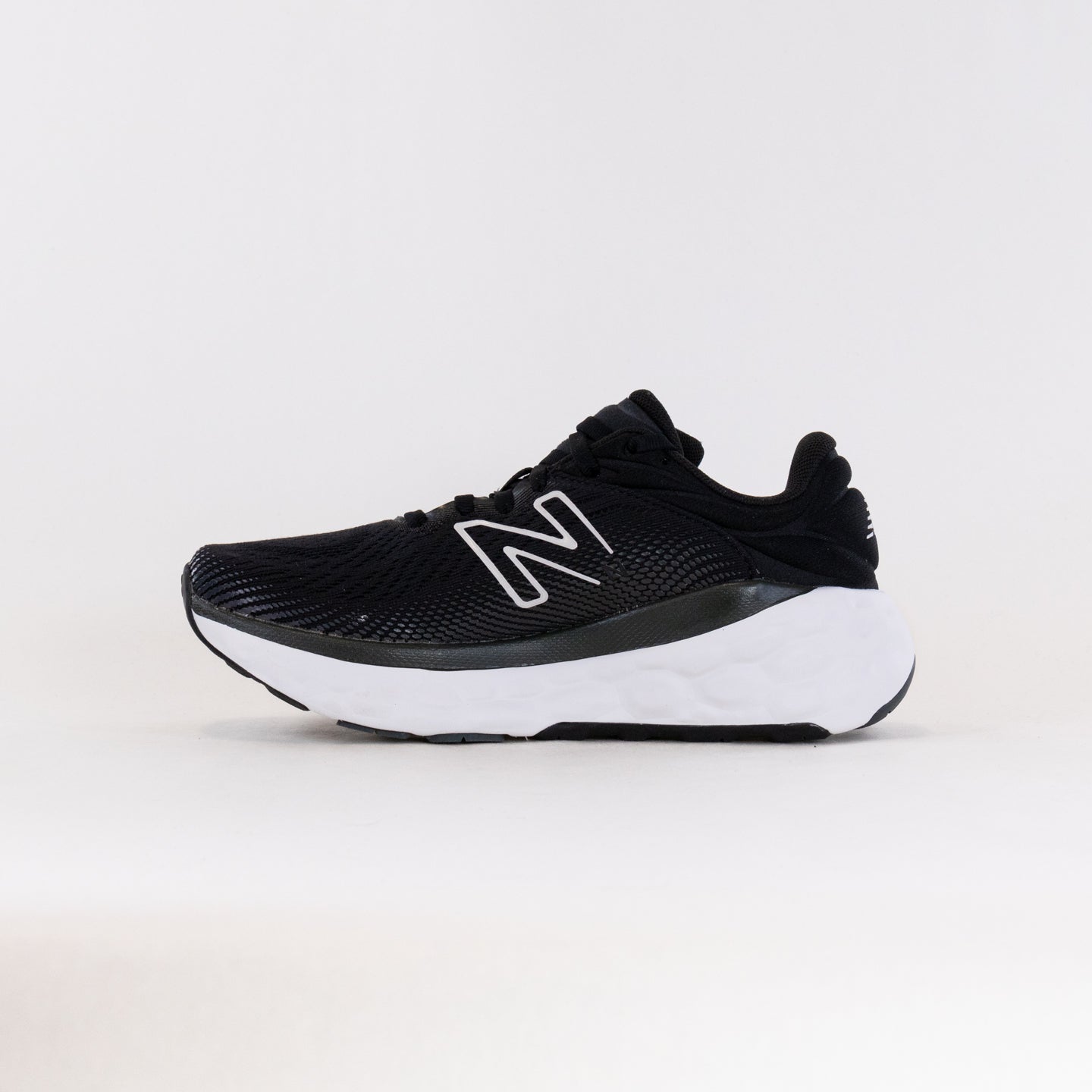 Women's New Balance 840 Fresh Foam X V1 in Stylish Black/White