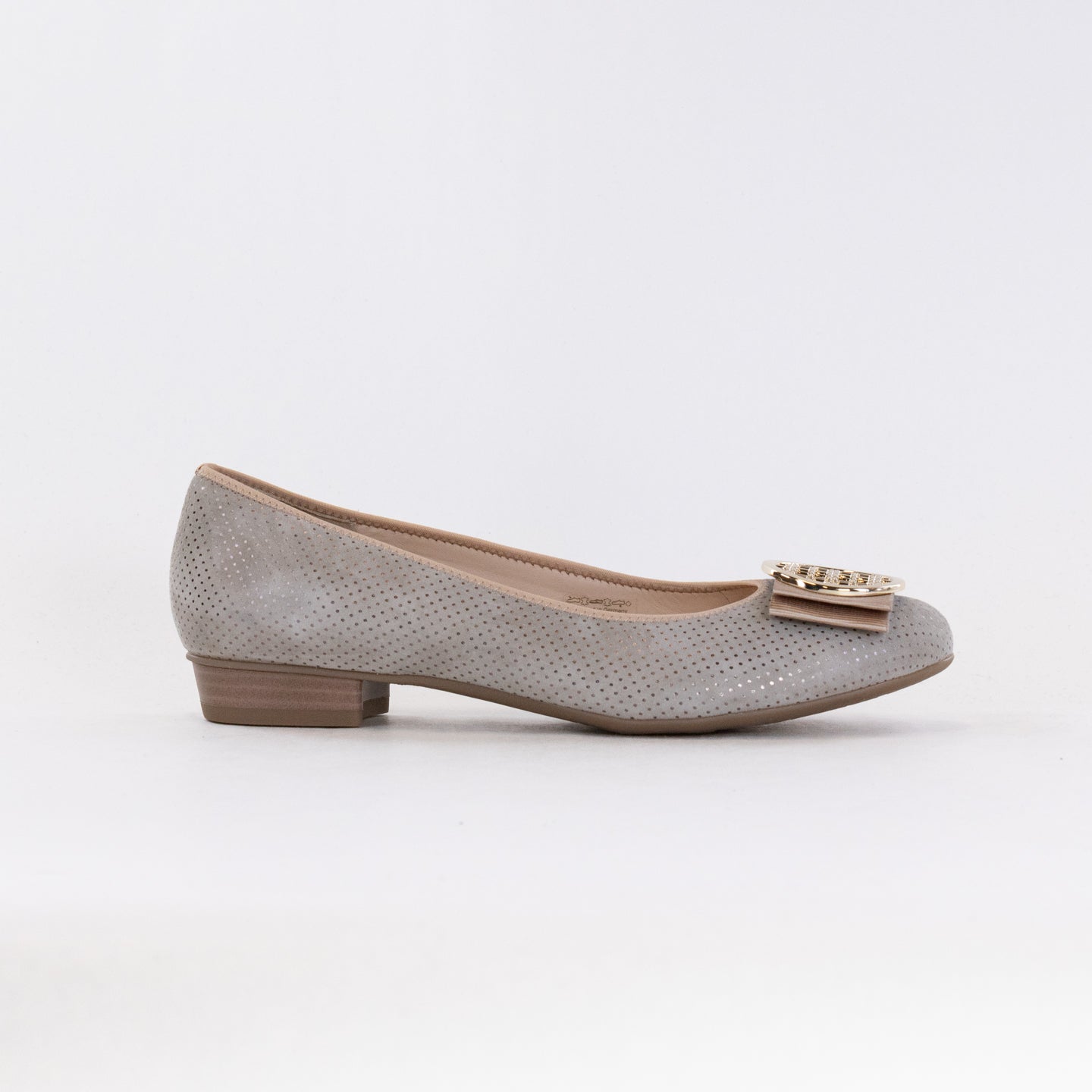 Women's Sand-colored Ara Bambi Classic Ballet Flats