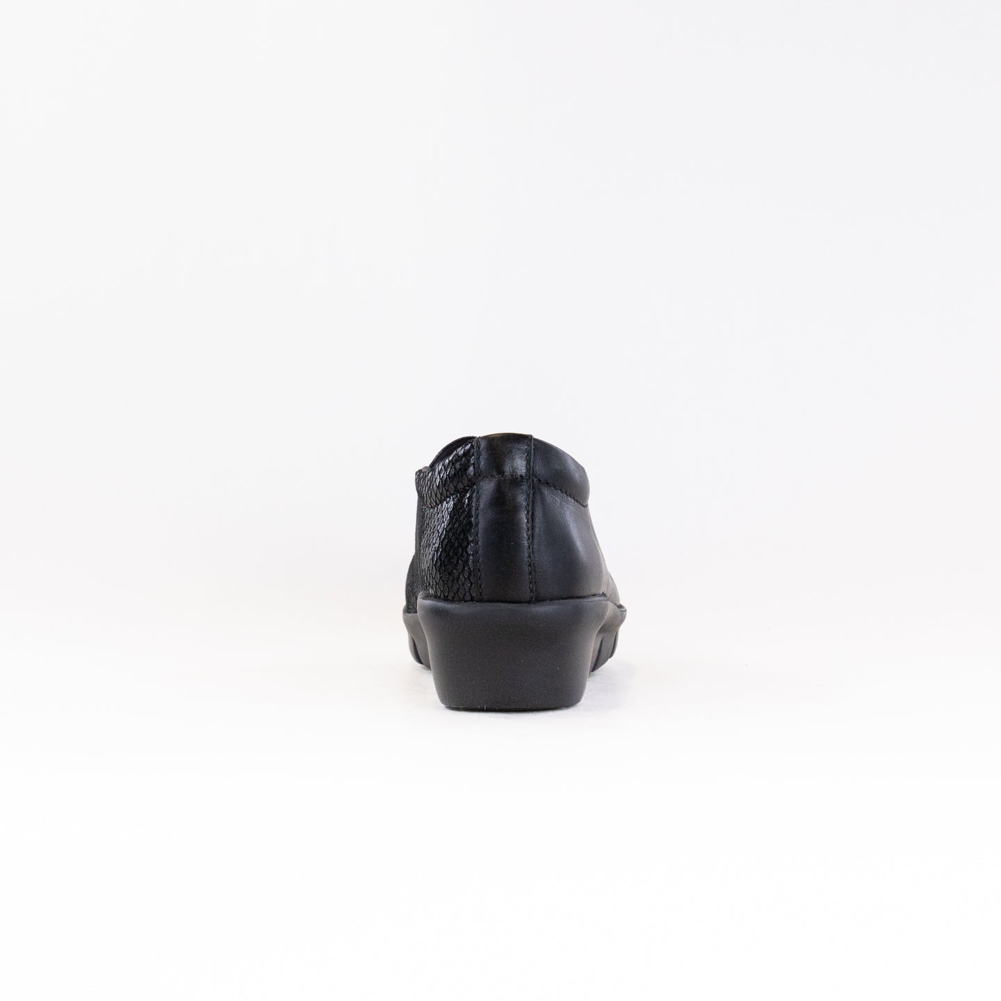 Women's Wolky Cursa Loafers in Stylish Black Leather