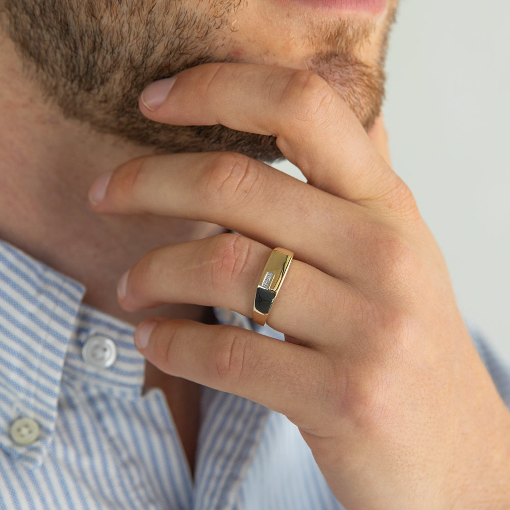 9 Carat Yellow Gold Diamond Ring for Gentlemen