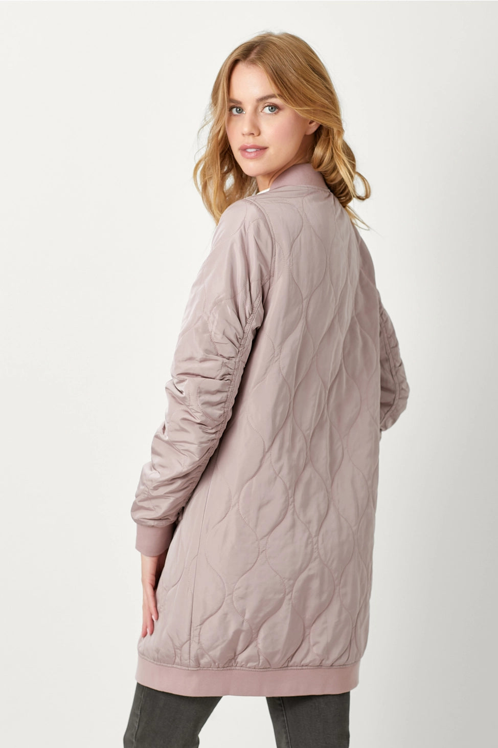 MYSTREE Stylish Quilted Long-Sleeved Bomber Jacket for Fashion Lovers