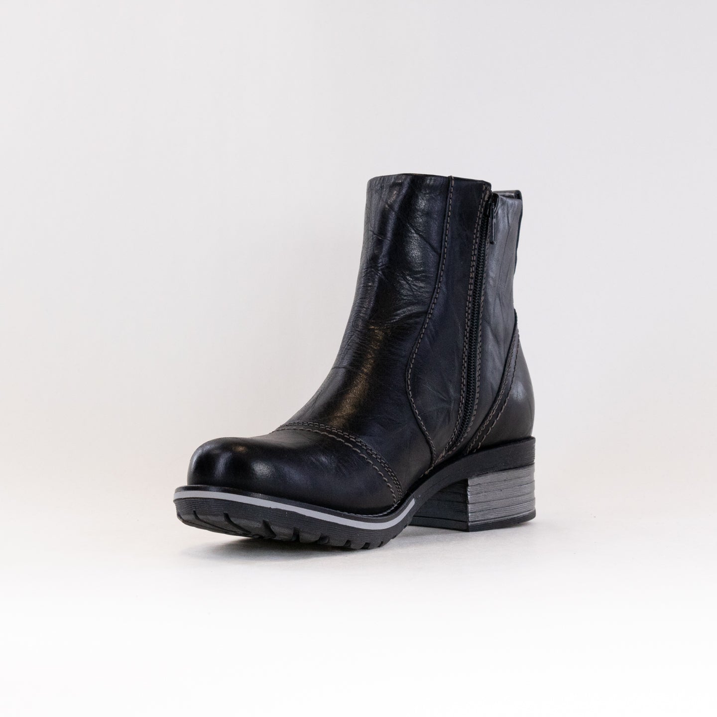 Stylish Black Women's Dromedaris Ankle Boots with Unique Features
