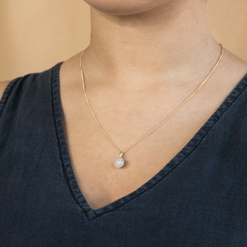 Exquisite 9ct Yellow Gold Pendant Set with 1/5 Carat of 20 Sparkling Diamonds