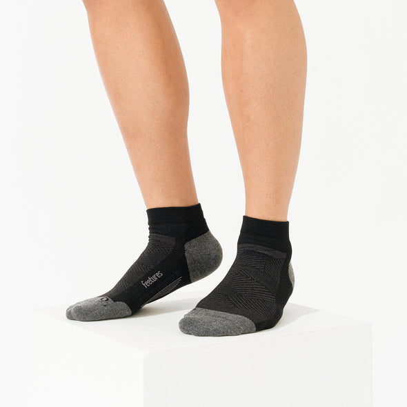 Feetures Black Elite Max Cushion Low Cut Socks - Ideal for All-Day Comfort