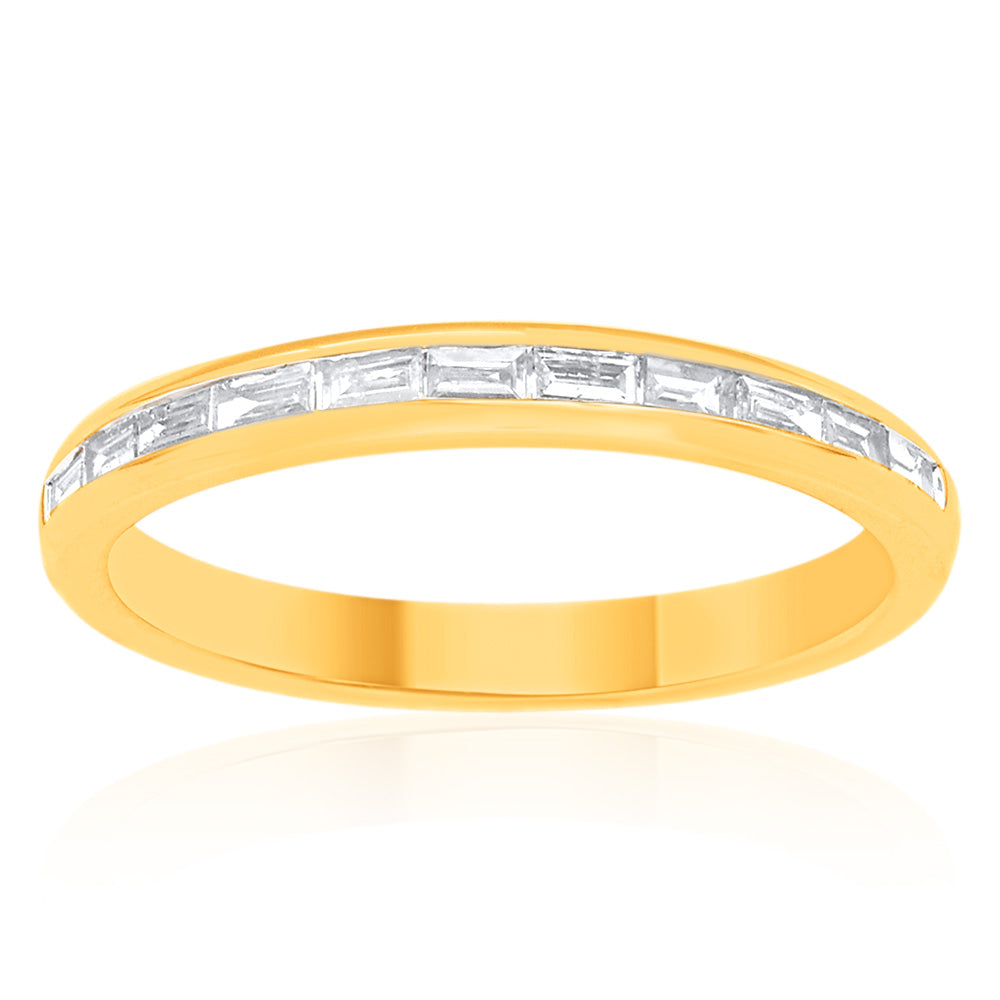 Exquisite 9 Carat Yellow Gold Diamond Ring Adorned with 11 Baguette - shaped Diamonds