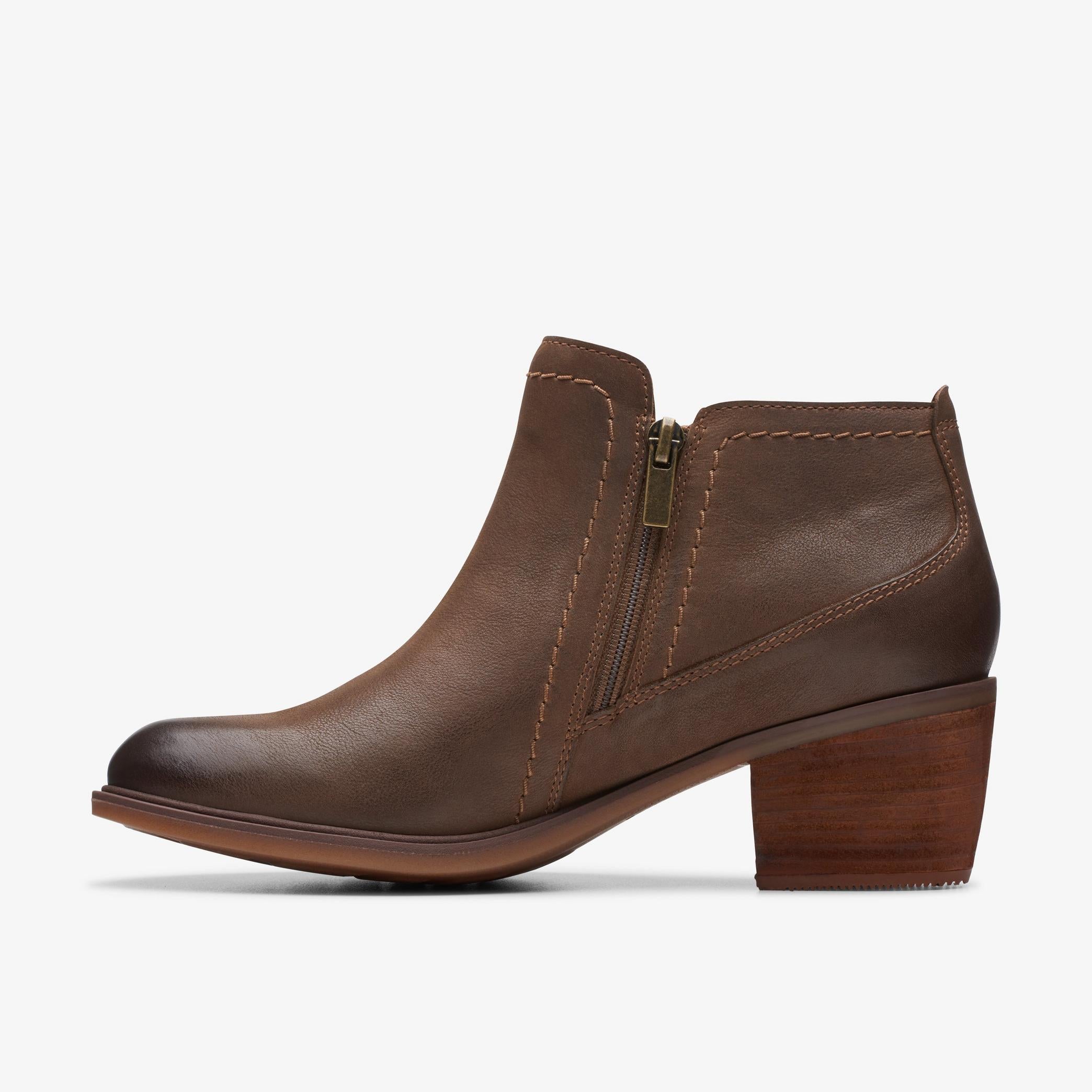 Clarks Women's Neva Lo Ankle Boots - Dark Tan Leather