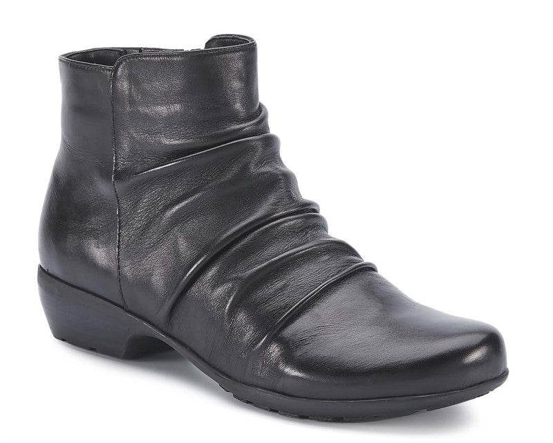 Ros Hommerson Women's Esme Black Booties - Stylish Fall Footwear