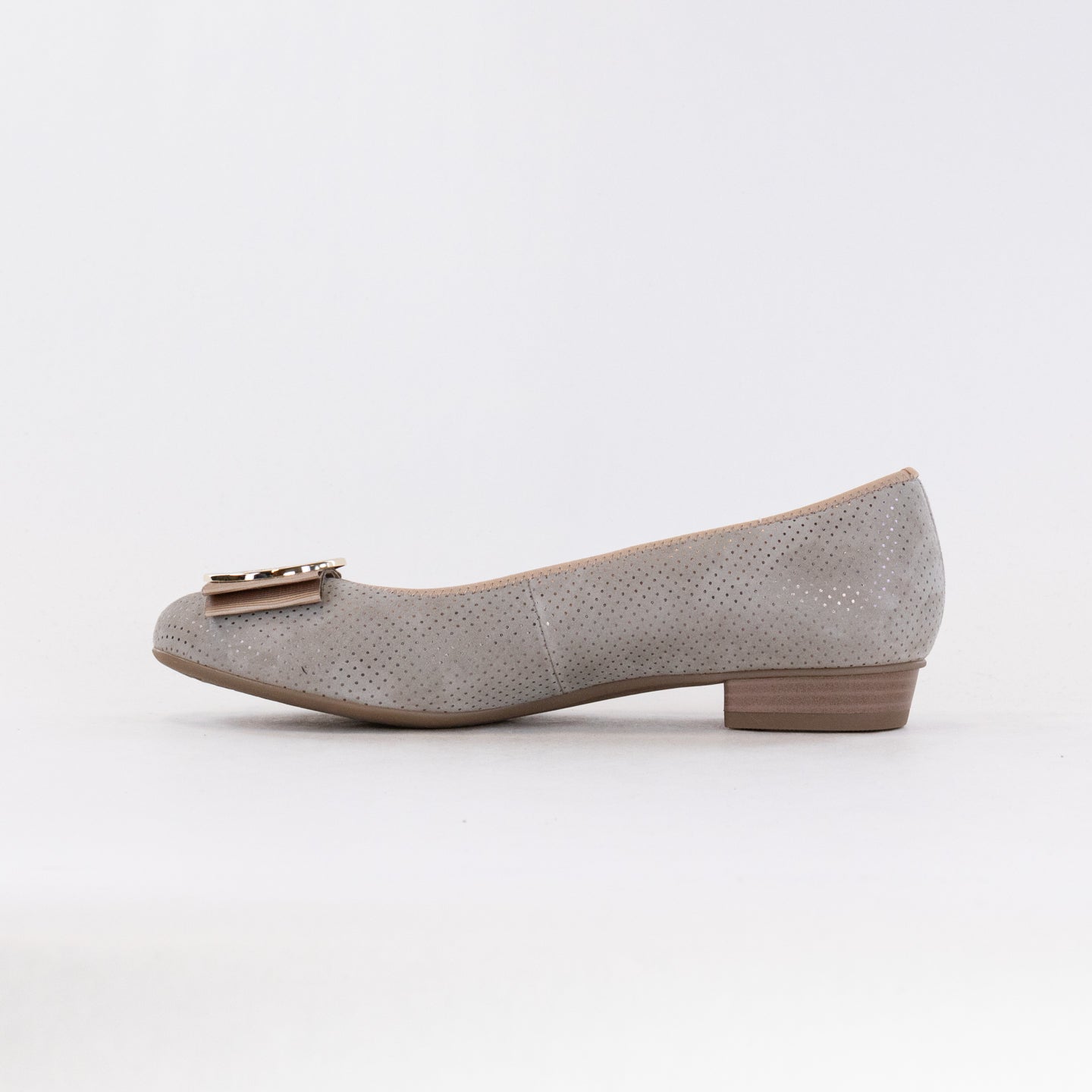 Women's Sand-colored Ara Bambi Classic Ballet Flats