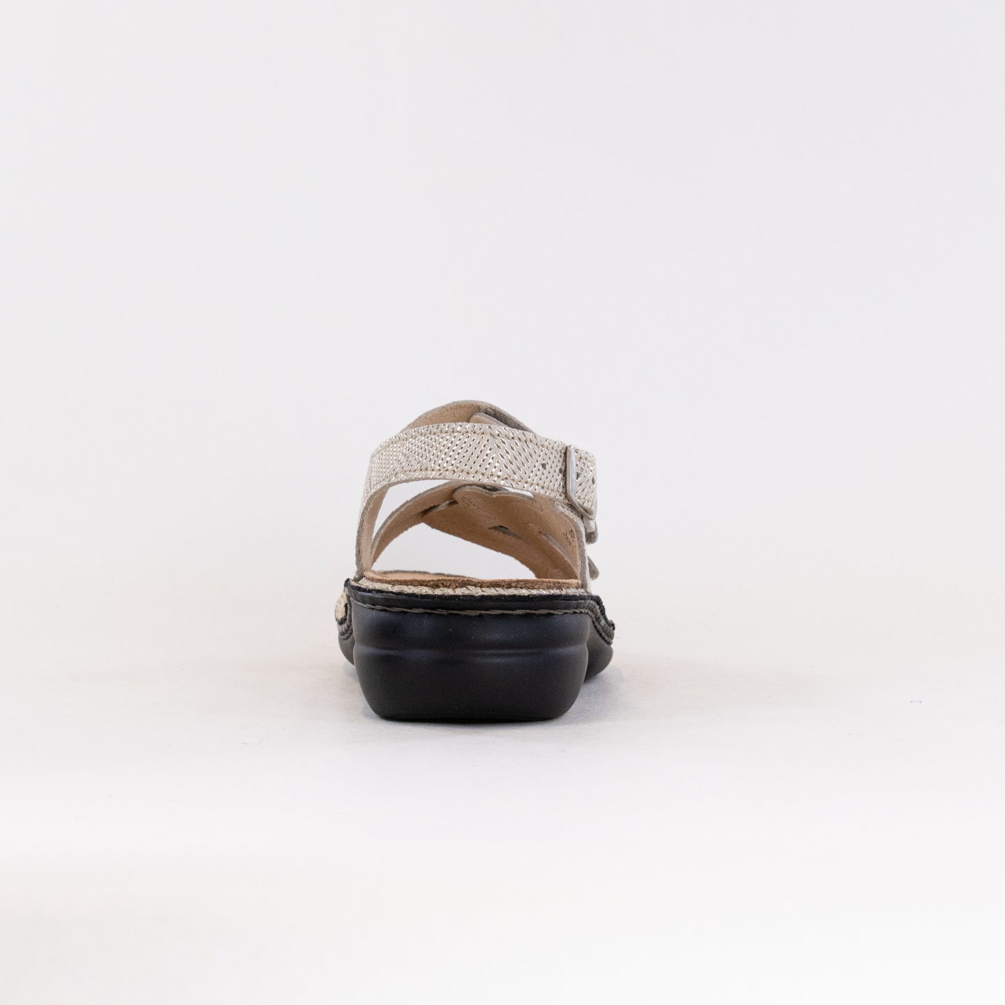 Finn Comfort Women's Gomera - S Sandals in Woody Champagne Color
