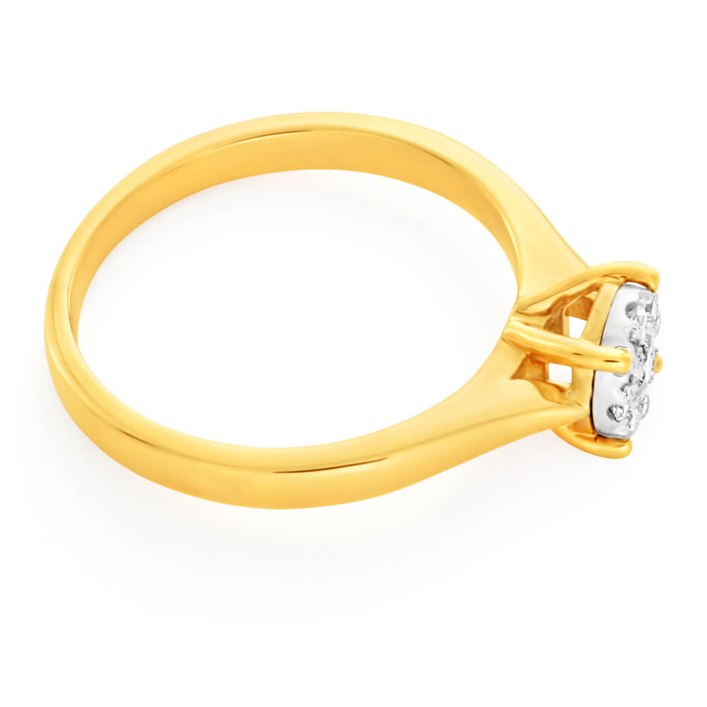 Exquisite 9ct Yellow Gold Diamond Ring Set Featuring Nine Breathtaking Diamonds for Elegant Jewelry Lovers