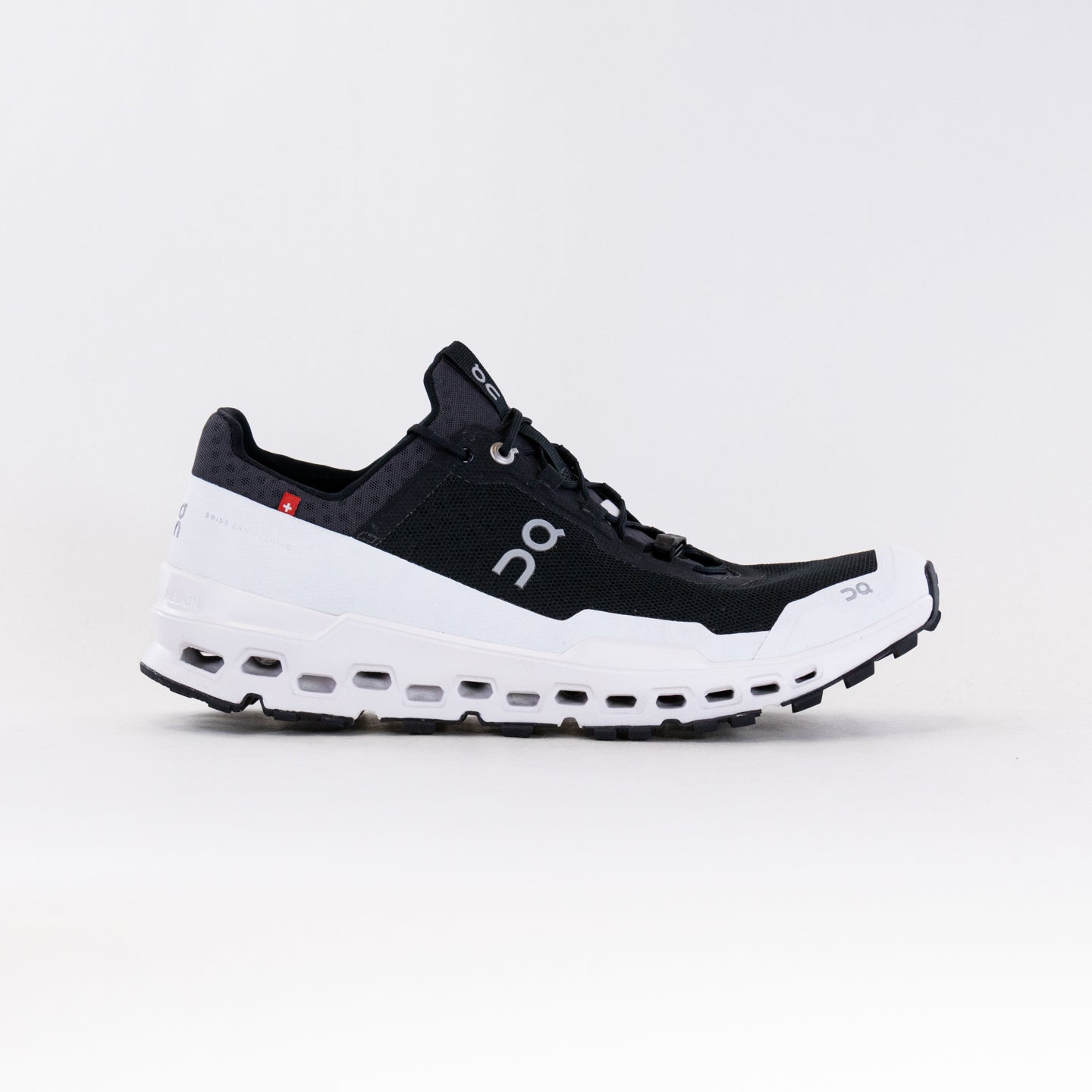 Women's On Cloudultra Running Shoes - Black and White Colorway