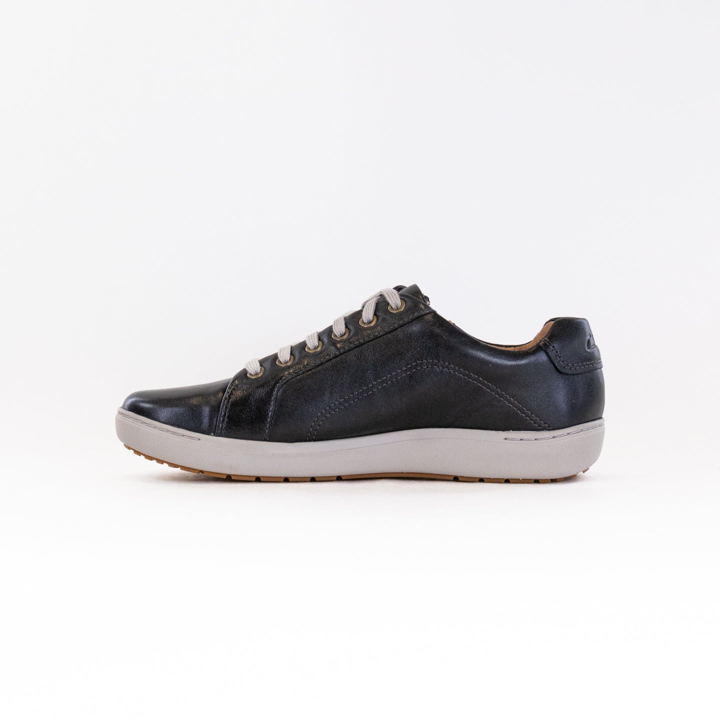 Women's Clarks Nalle Lace - Stylish Black Leather Sneakers