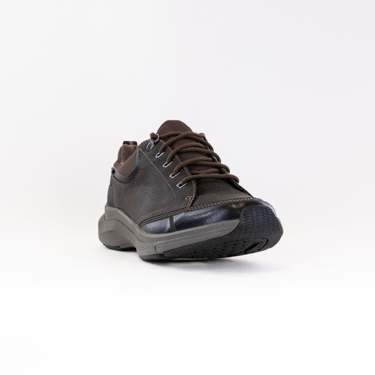 Men's Clarks Wave 2.0 Vibe - Stylish Dark Brown Walking Shoes