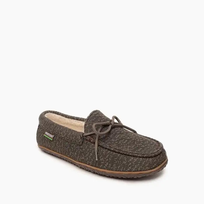 Minnetonka Men's Eco-Friendly Oak Slippers in Morel Color