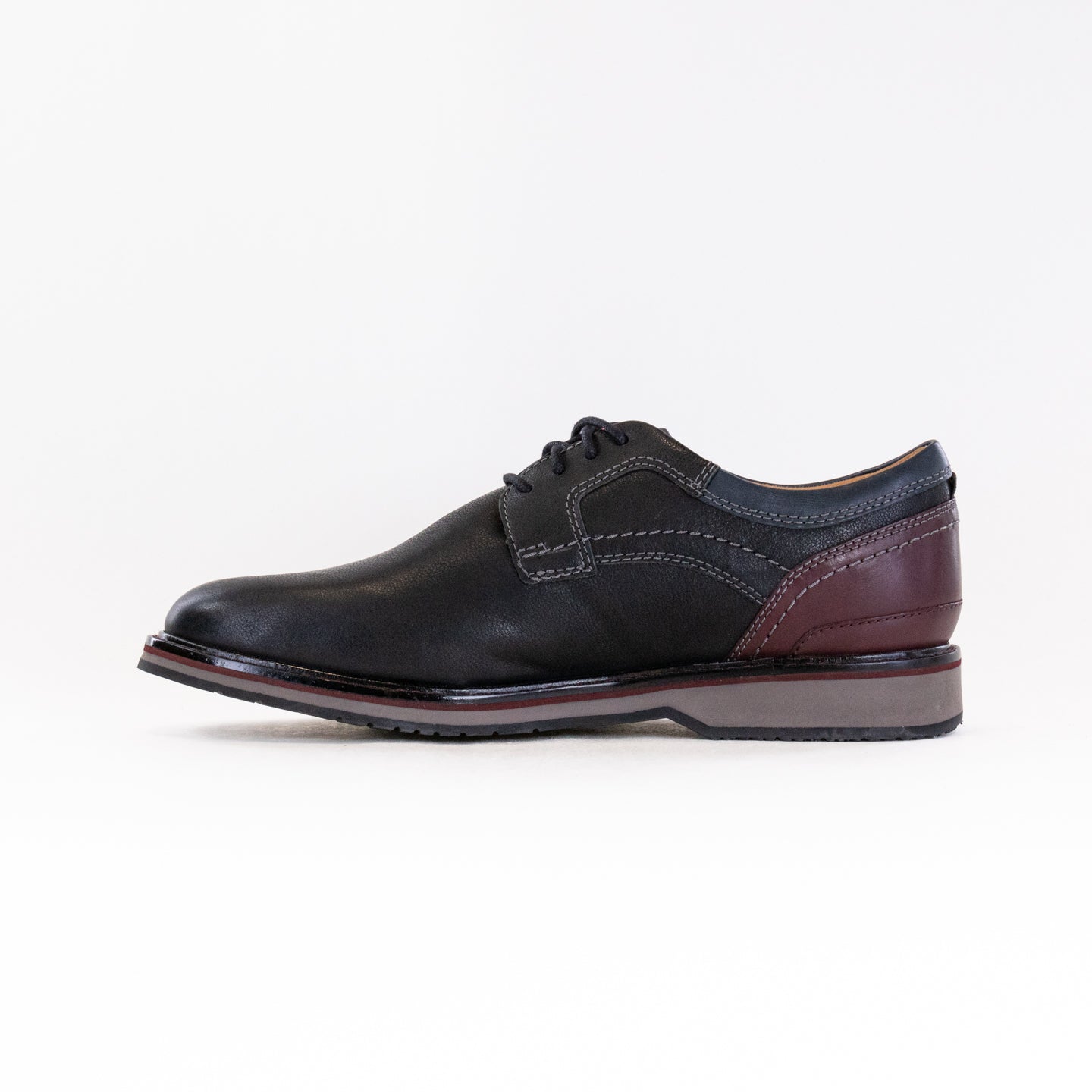 Clarks Men's Monahan Plain Toe Dress Shoes in Classic Black