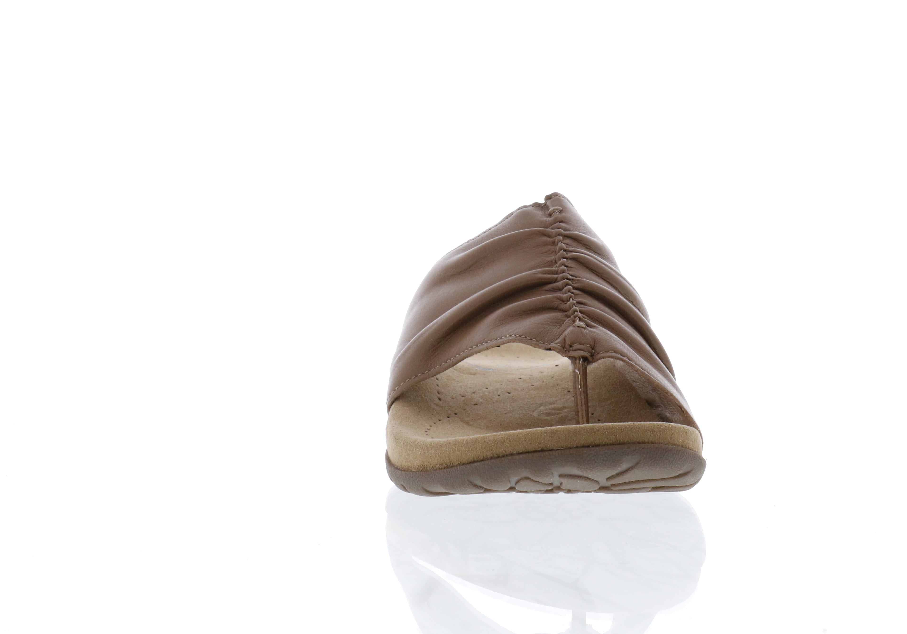 Taos Women's Tan Leather Gift 2 Sandals - A Luxurious Footwear Option