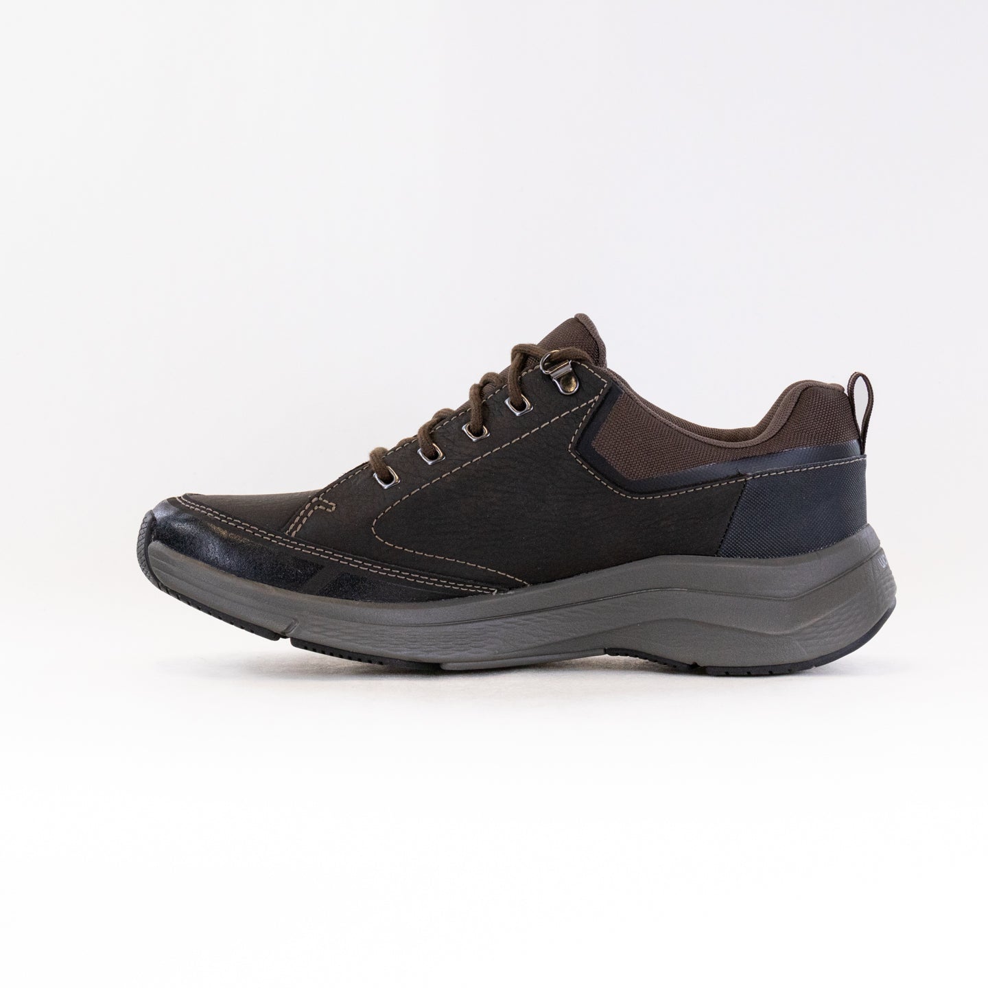 Men's Clarks Wave 2.0 Vibe - Stylish Dark Brown Walking Shoes
